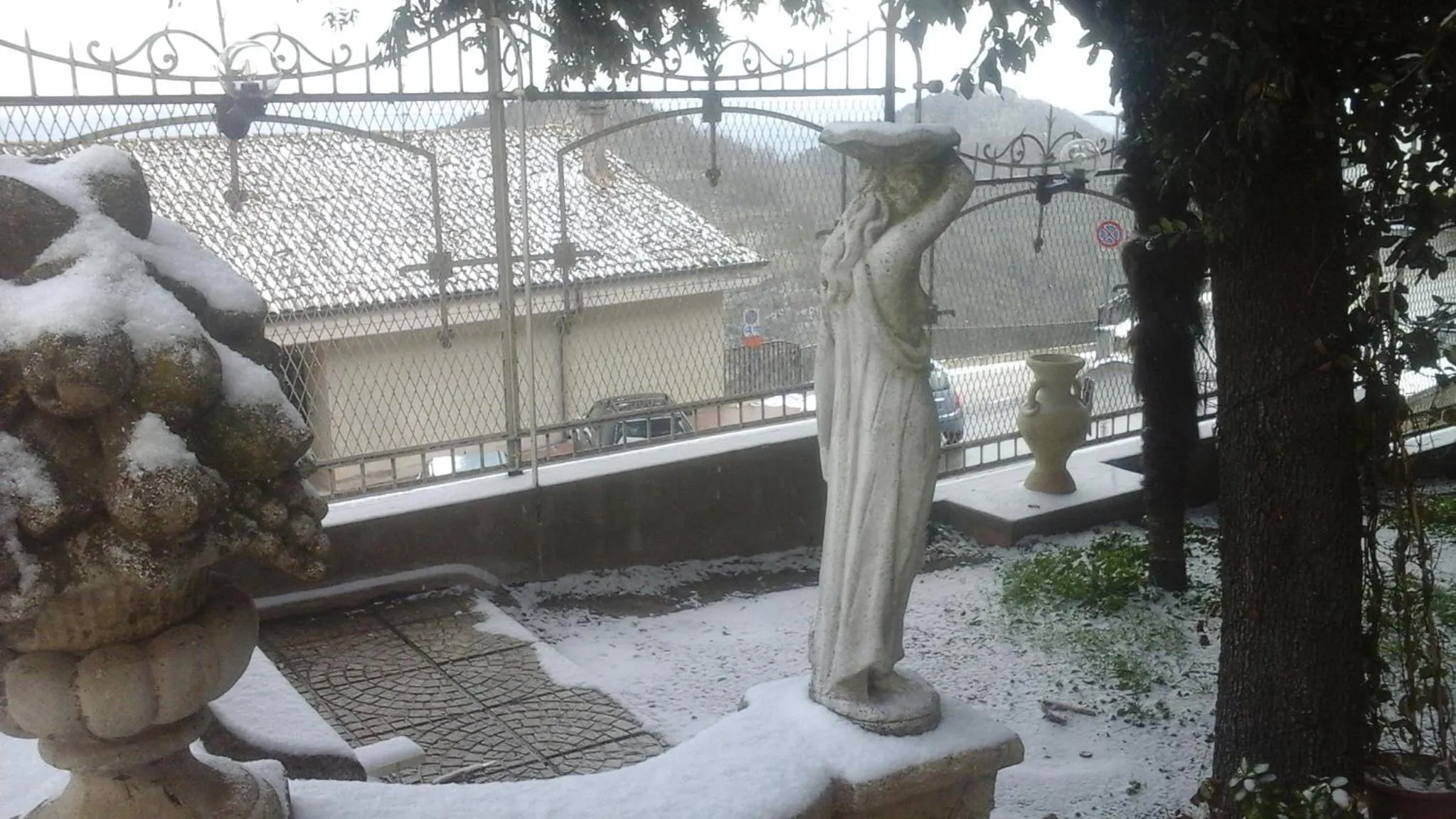 Property building in Villa Di Miscio