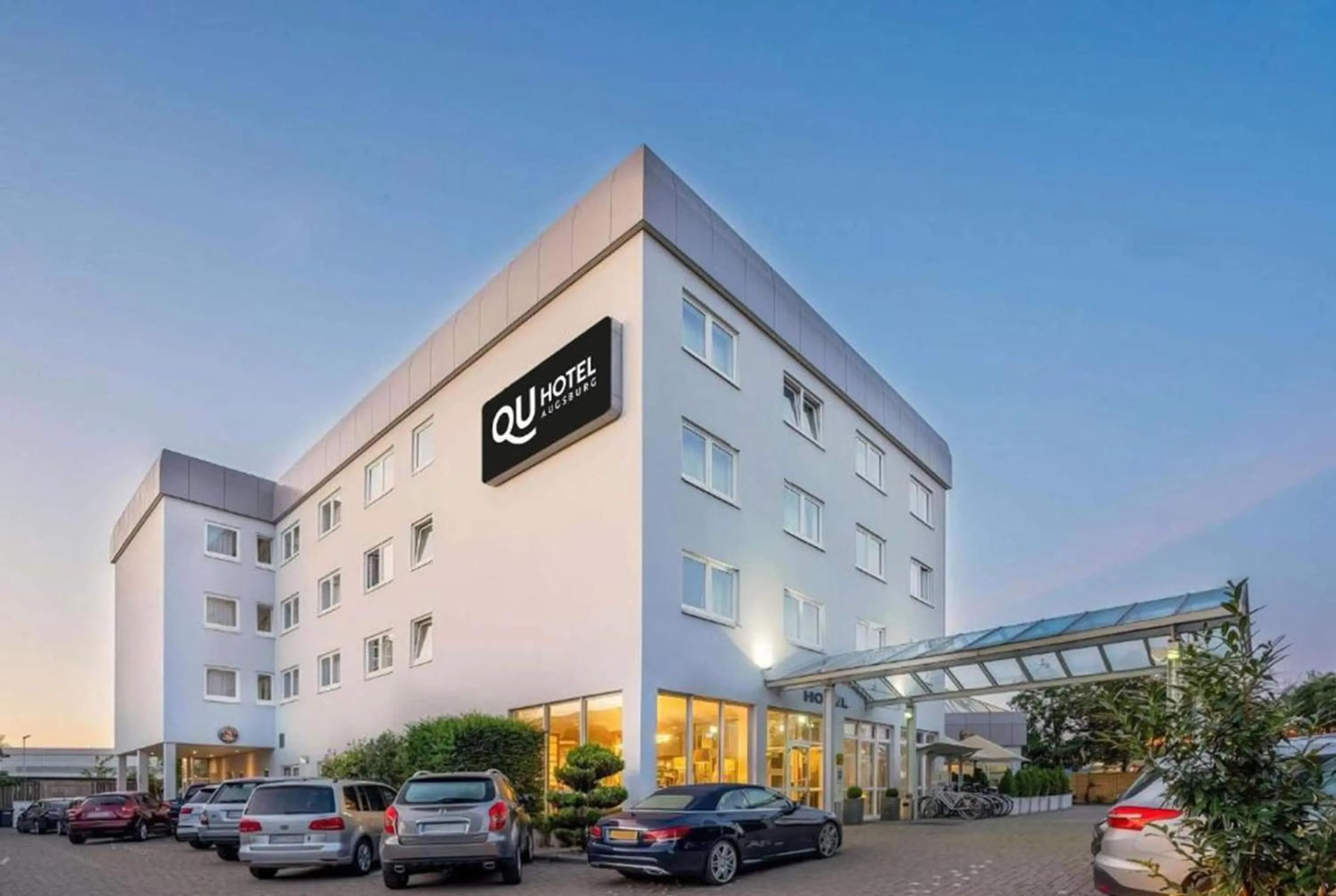 Property building in QU Hotel, Trademark Collection by Wyndham