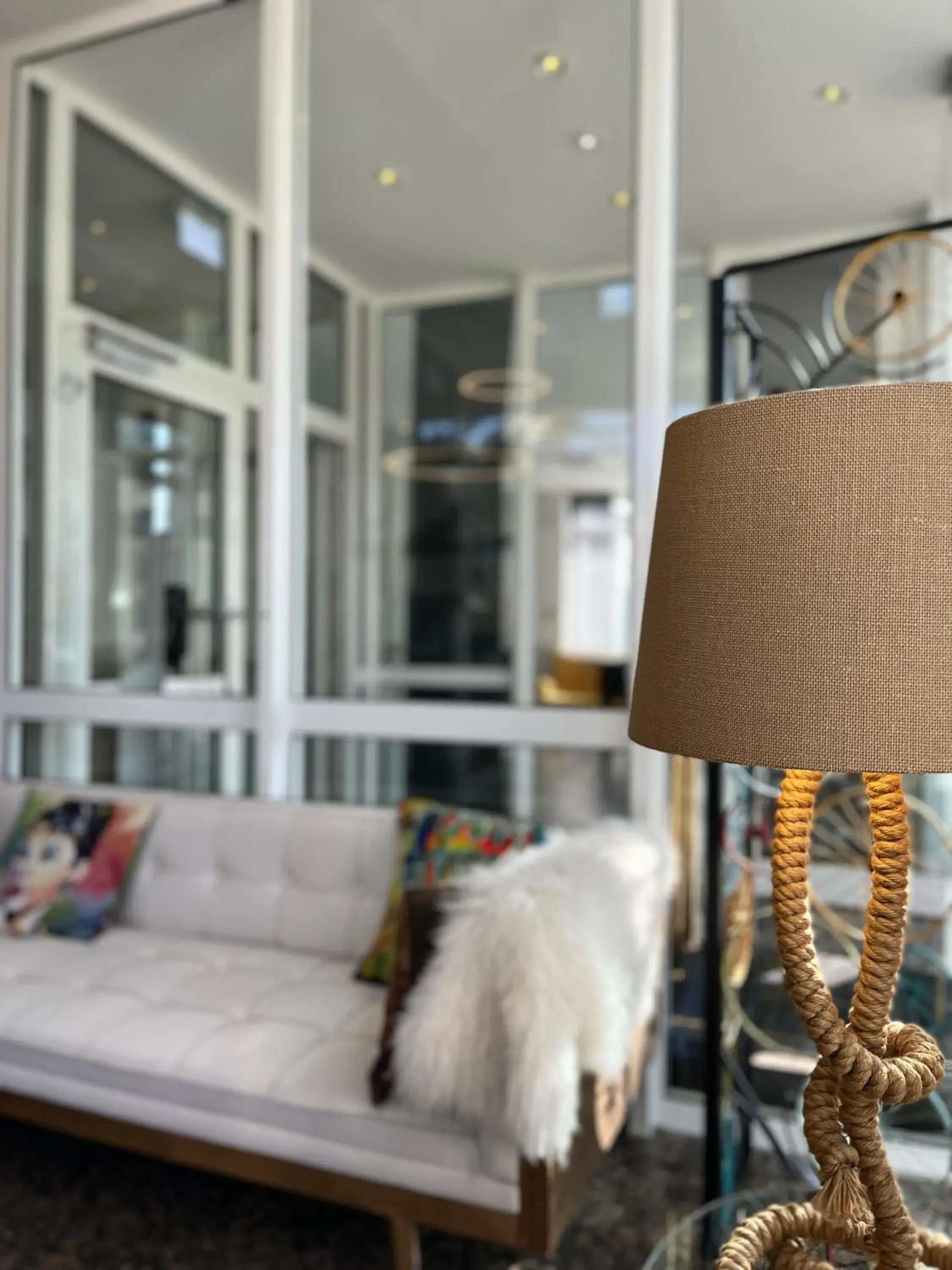 Lounge or bar in QU Hotel Augsburg Lounge or bar in QU Hotel Augsburg