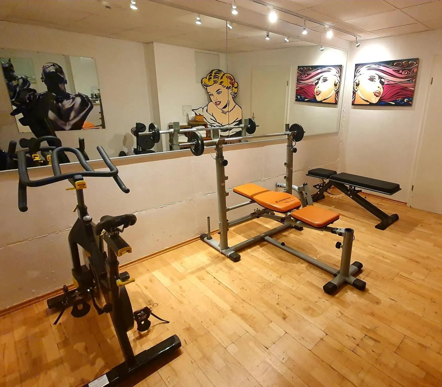 Fitness centre/facilities in QU Hotel Augsburg