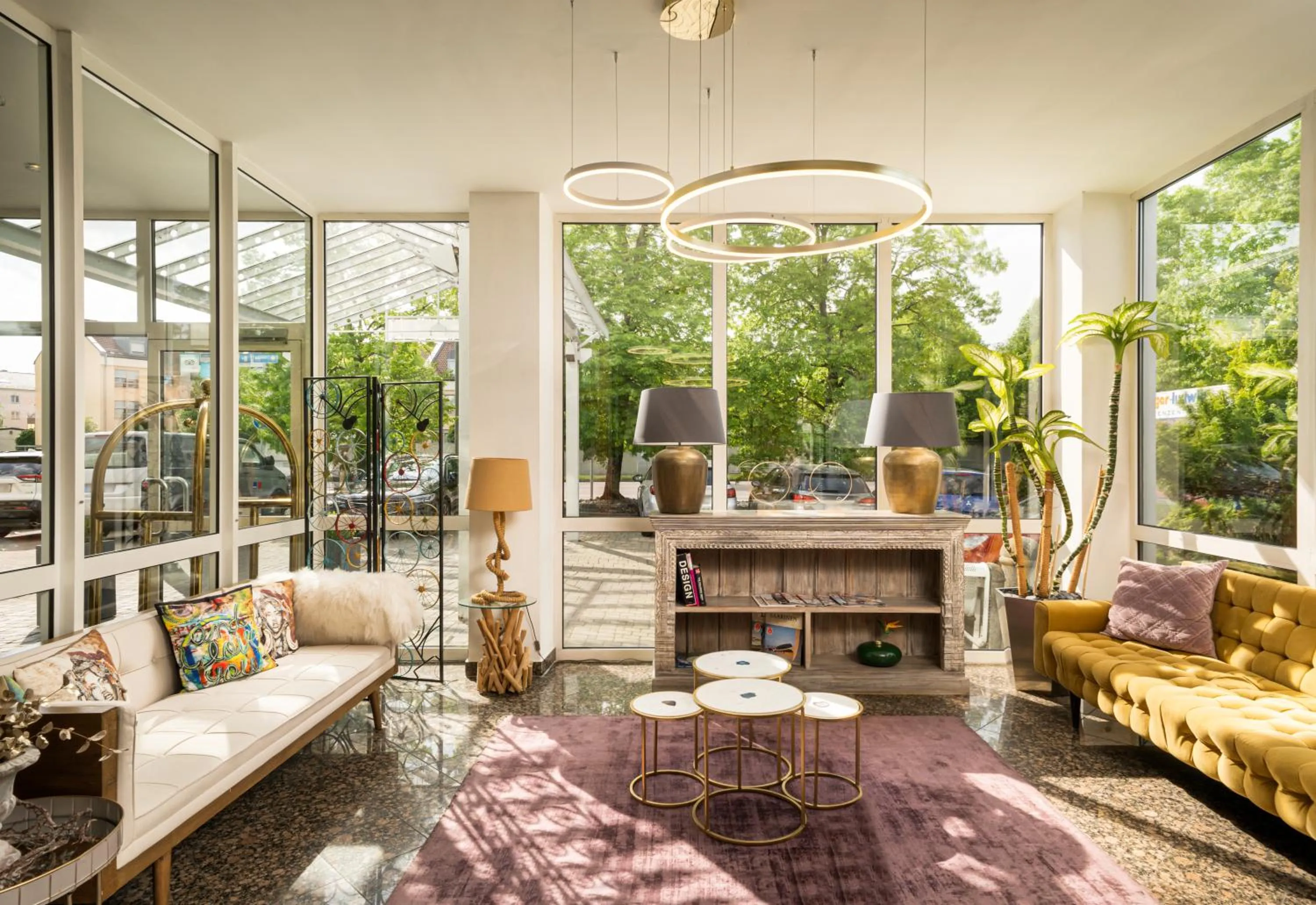 Lobby or reception in QU Hotel Augsburg