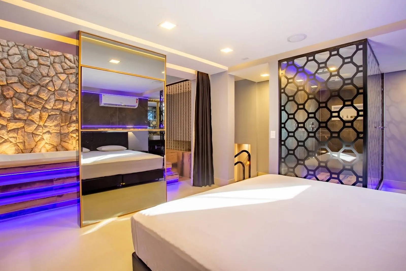 Communal lounge/ TV room, Bed in Drops Motel Brasília