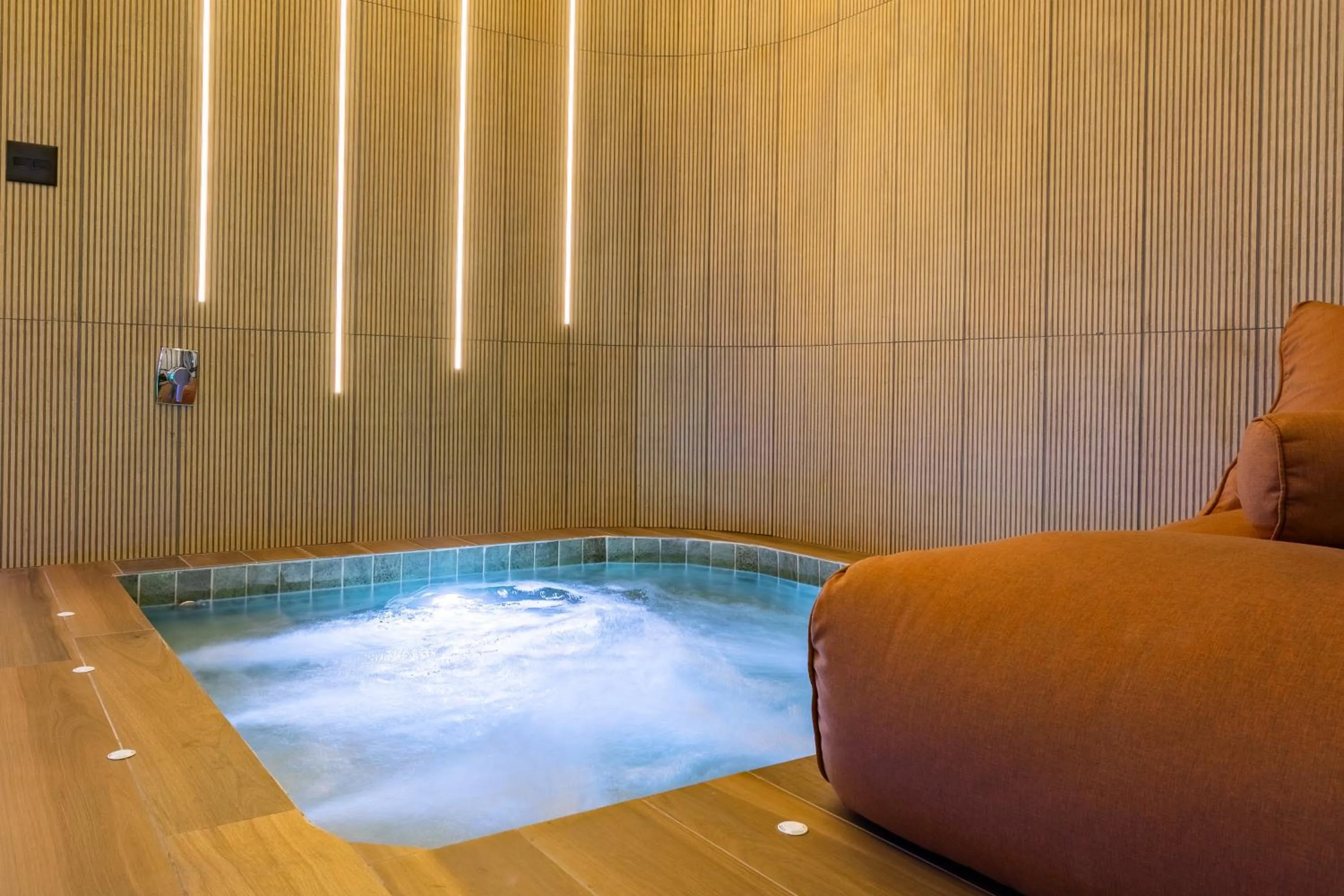 Hot Tub in Drops Motel Brasília