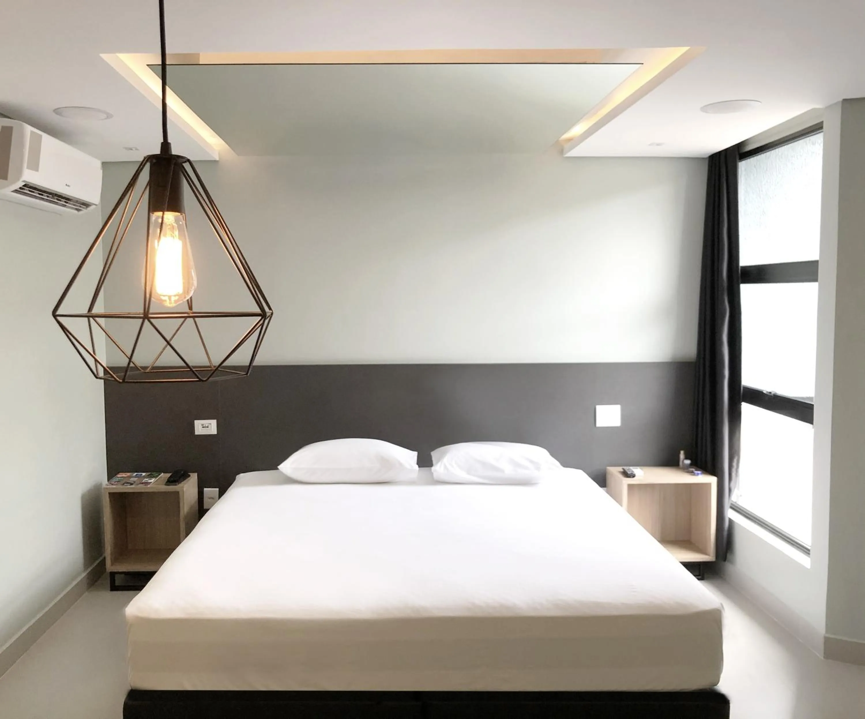 Photo of the whole room, Bed in Drops Motel Brasília