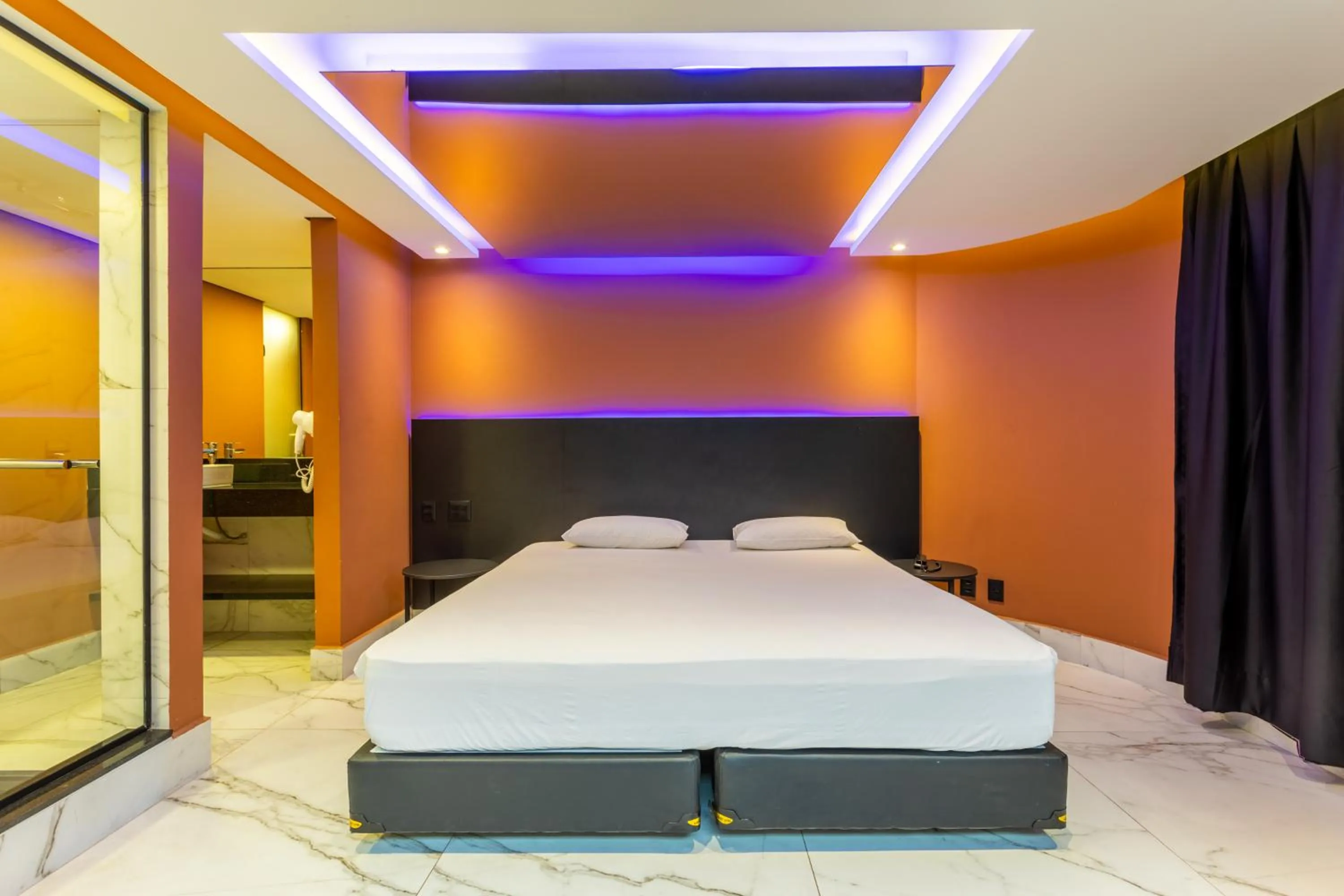 Bed in Drops Motel Brasília