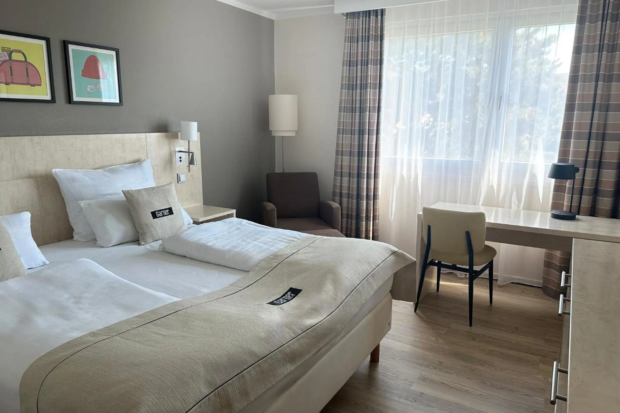 Photo of the whole room, Bed in Garner Hotel Mainz by IHG