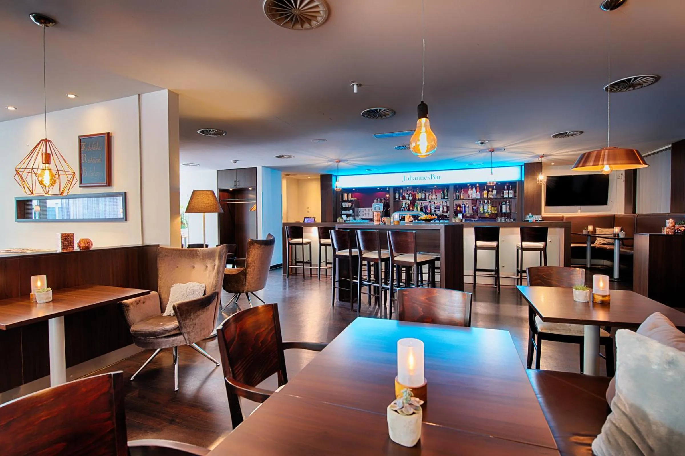 Lounge or bar in Garner Hotel Mainz by IHG