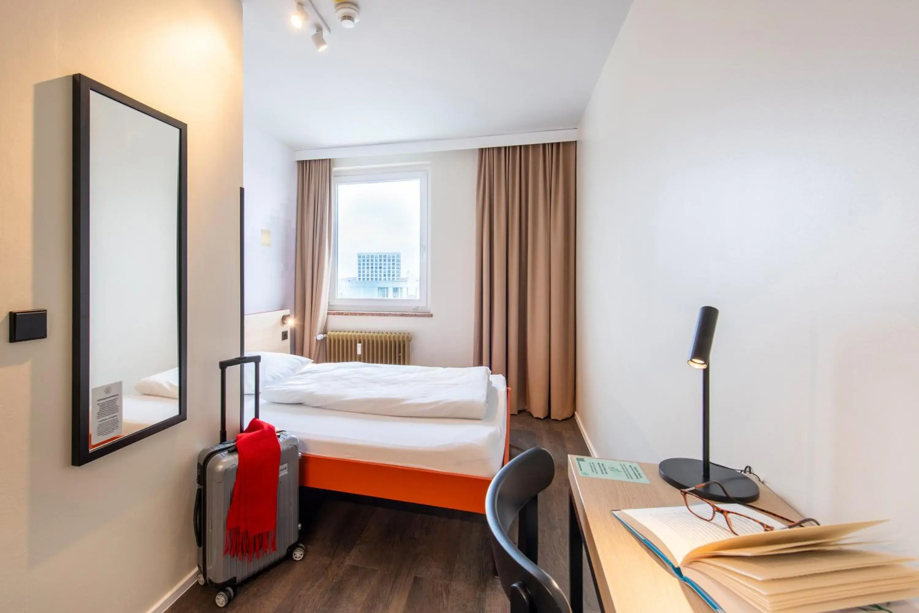 Single Room in MEININGER Hotel München Zentrum Single Room in MEININGER Hotel München Zentrum