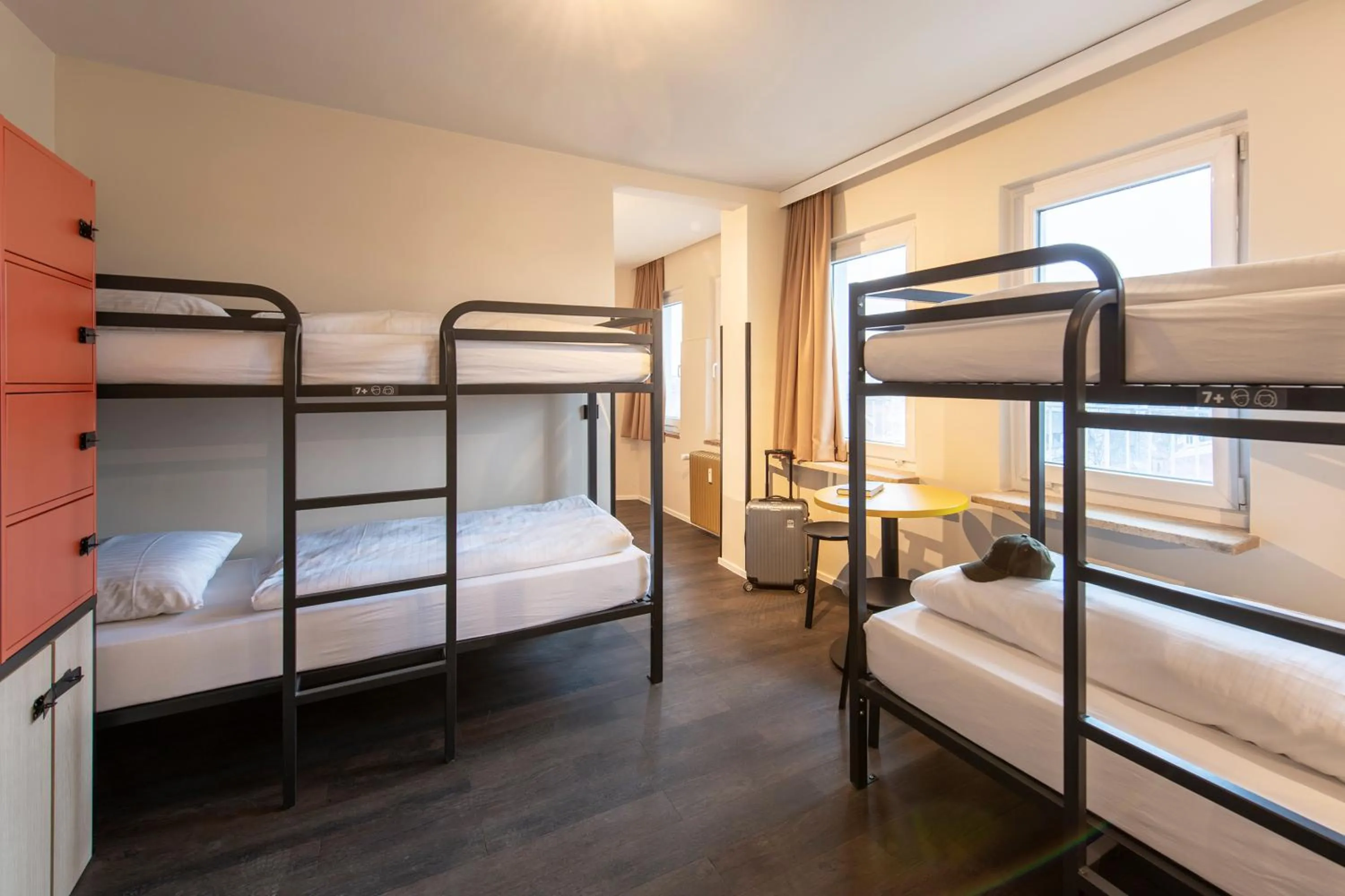 Bedroom, Bed in MEININGER Hotel München Zentrum