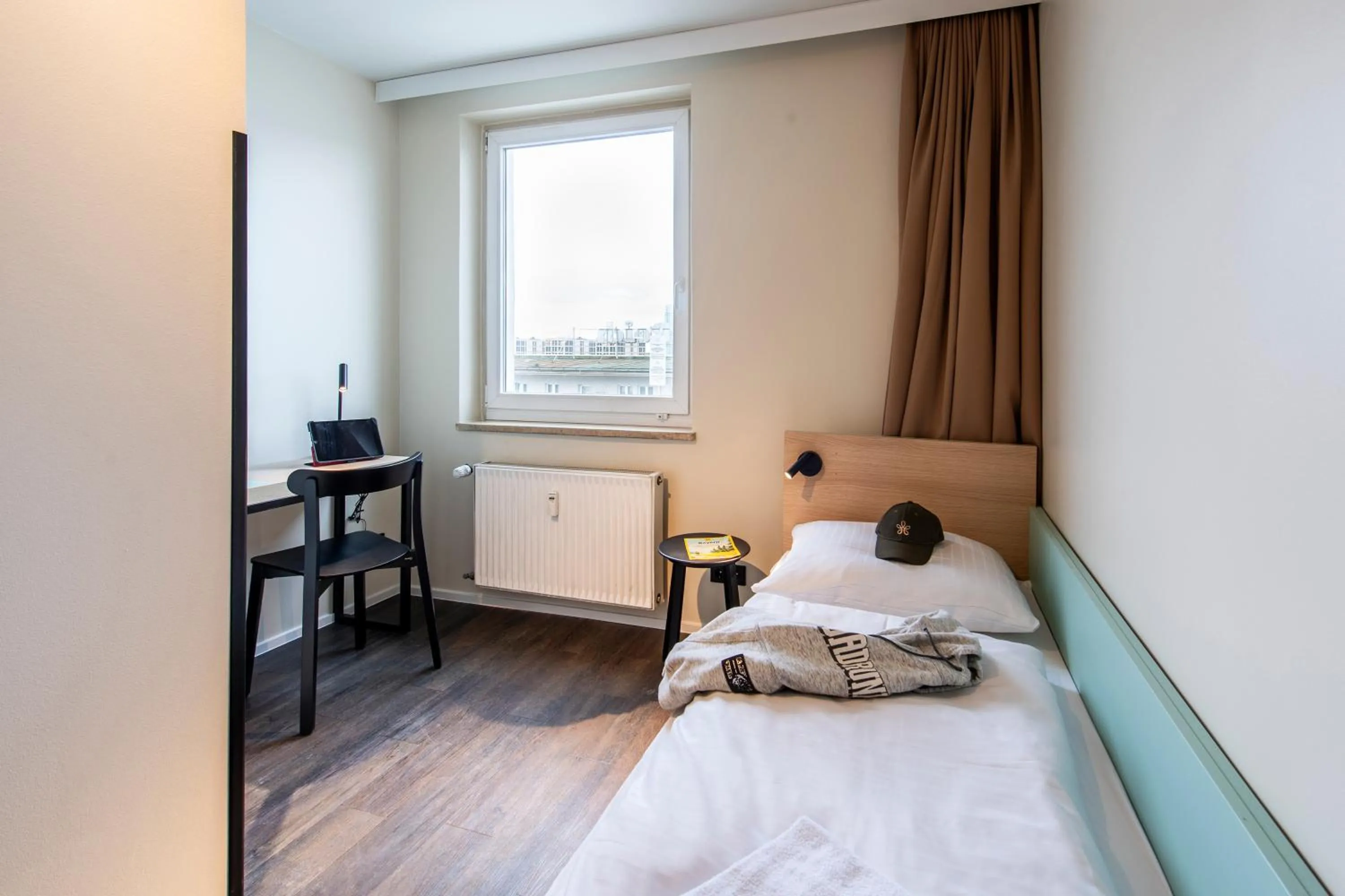 Bedroom, Bed in MEININGER Hotel München Zentrum