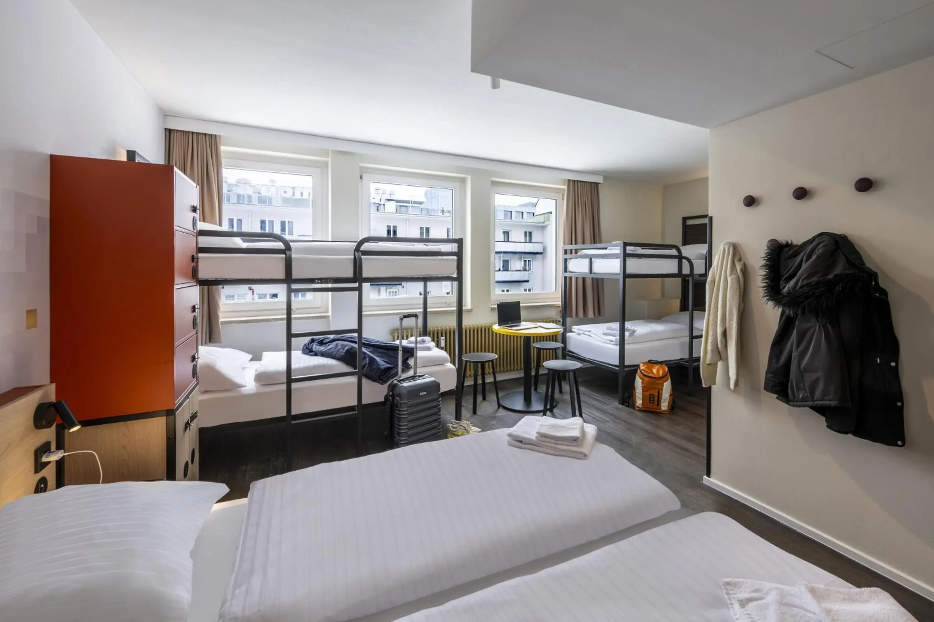 6-Bed Room in MEININGER Hotel München Zentrum 6-Bed Room in MEININGER Hotel München Zentrum