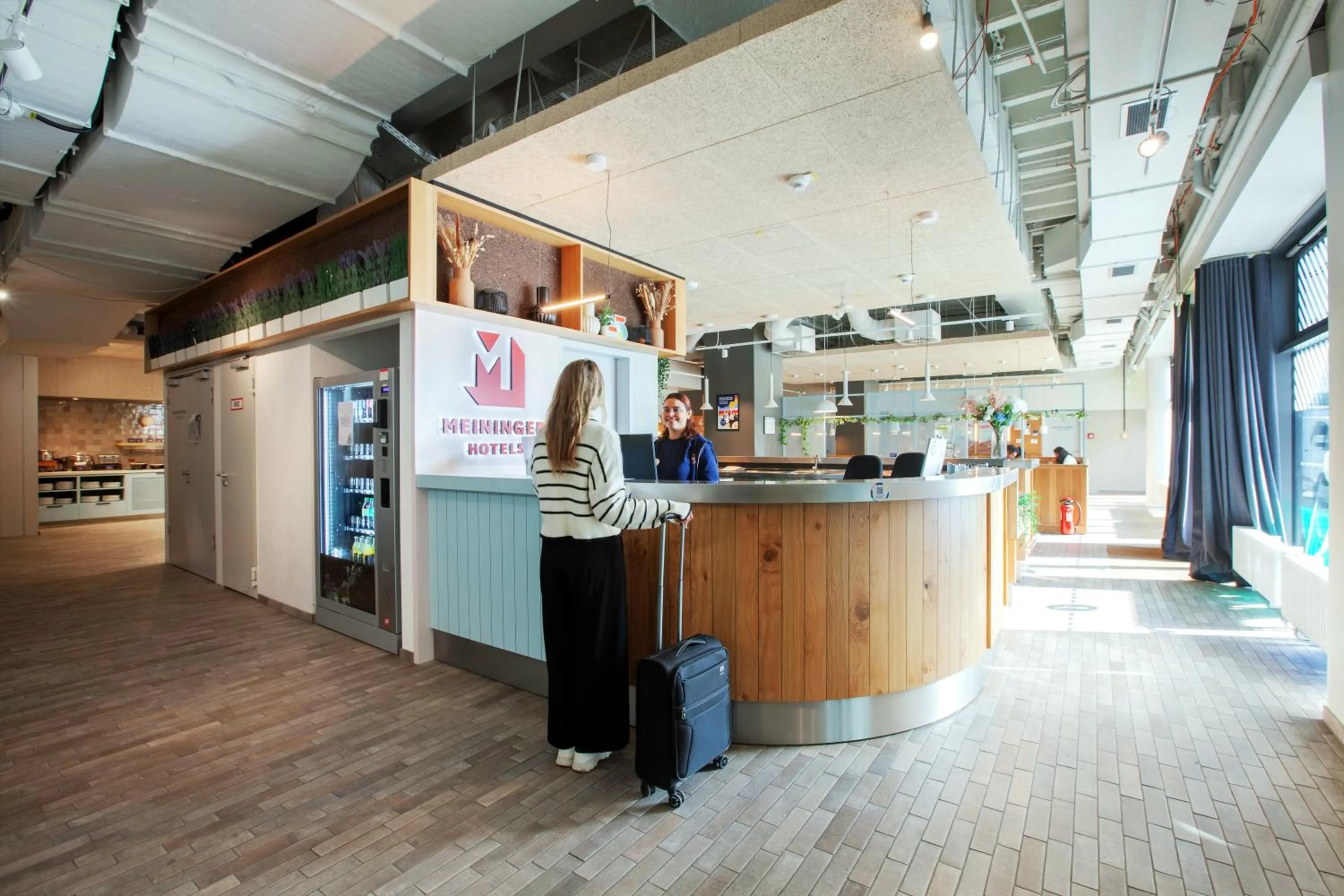 Lobby or reception in MEININGER Hotel München Zentrum