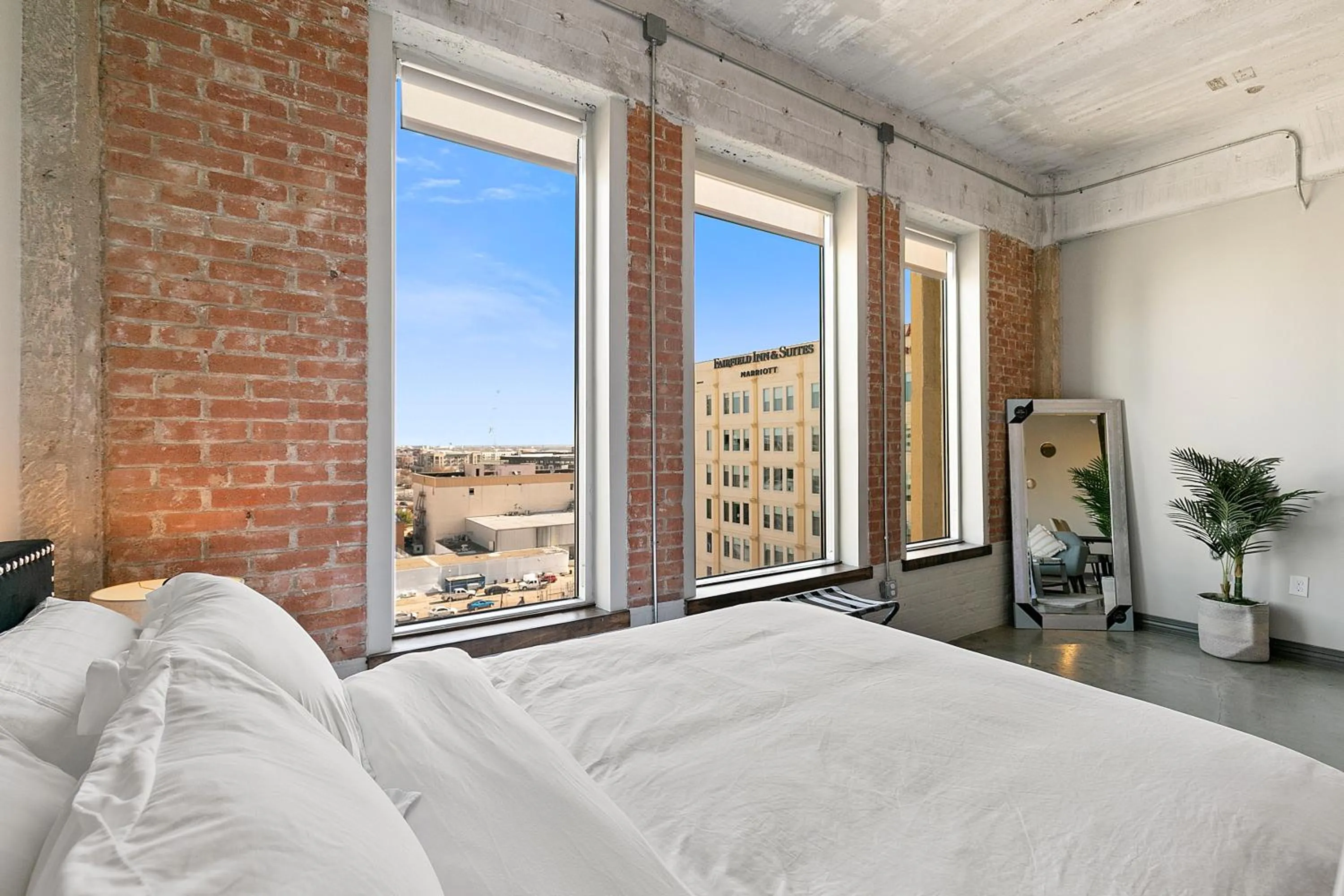 Bed in Luxury Downtown Dallas Stay by Amyfinehouse