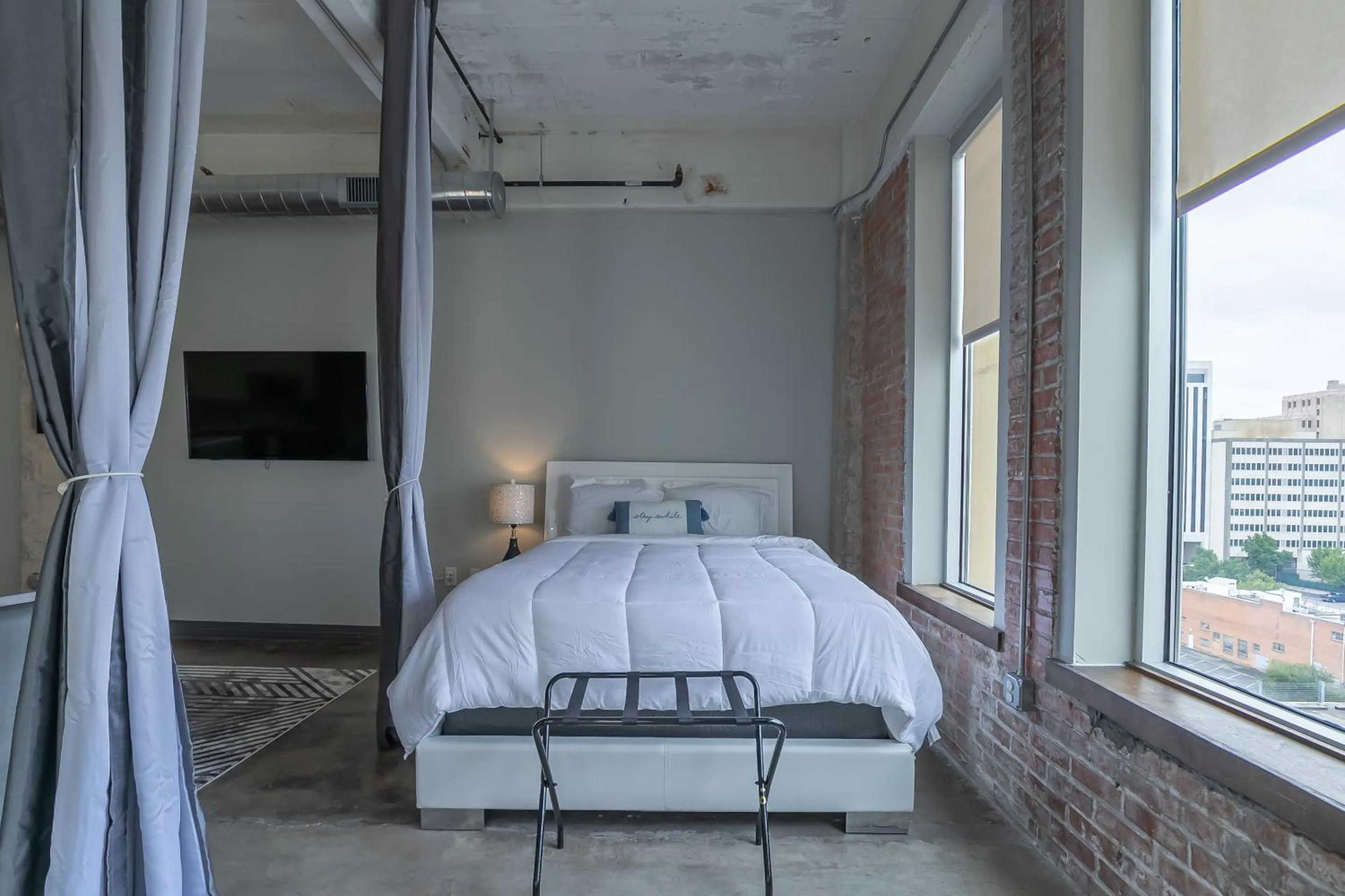 Bed in Luxury Downtown Dallas Stay by Amyfinehouse