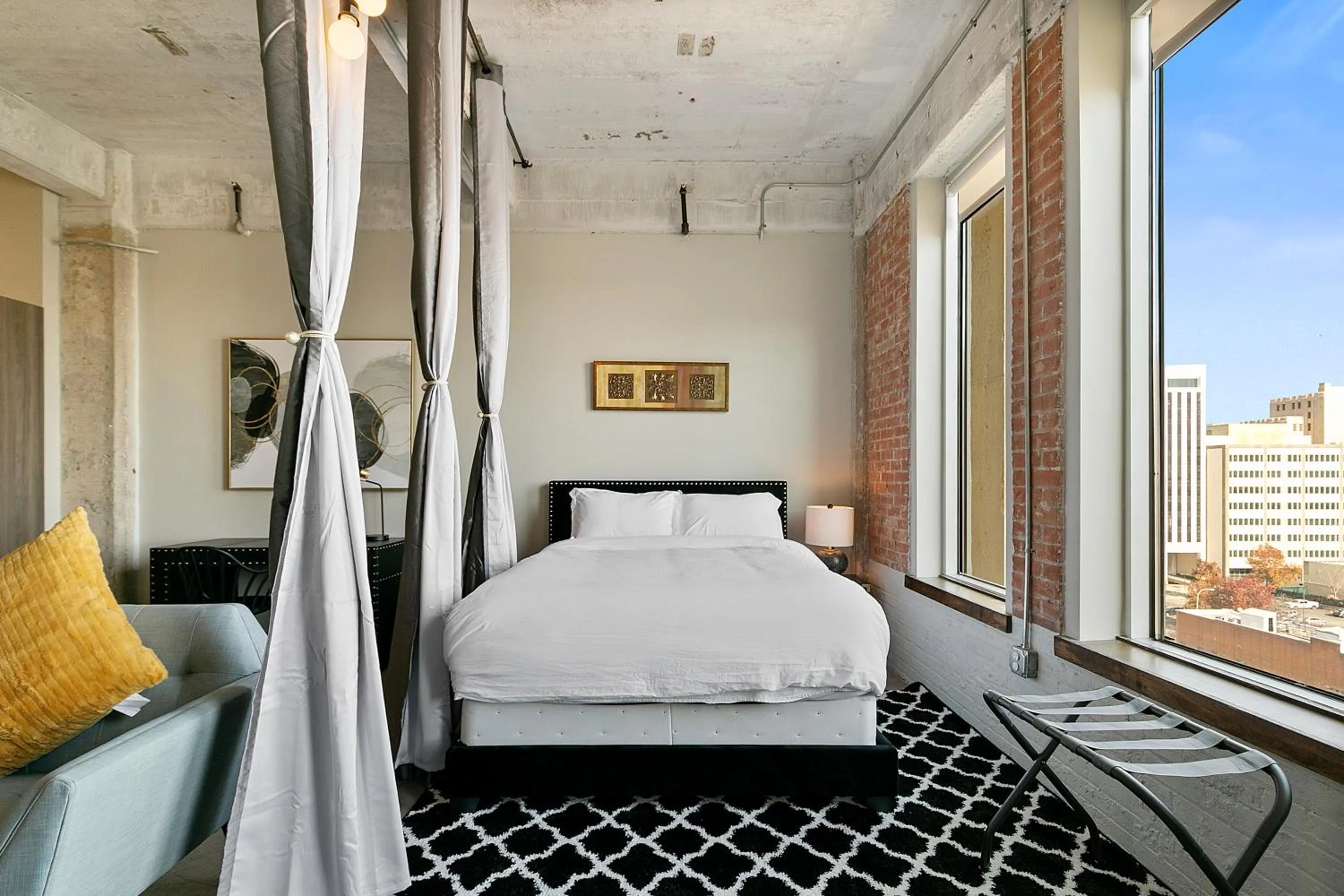 Bed in Luxury Downtown Dallas Stay by Amyfinehouse