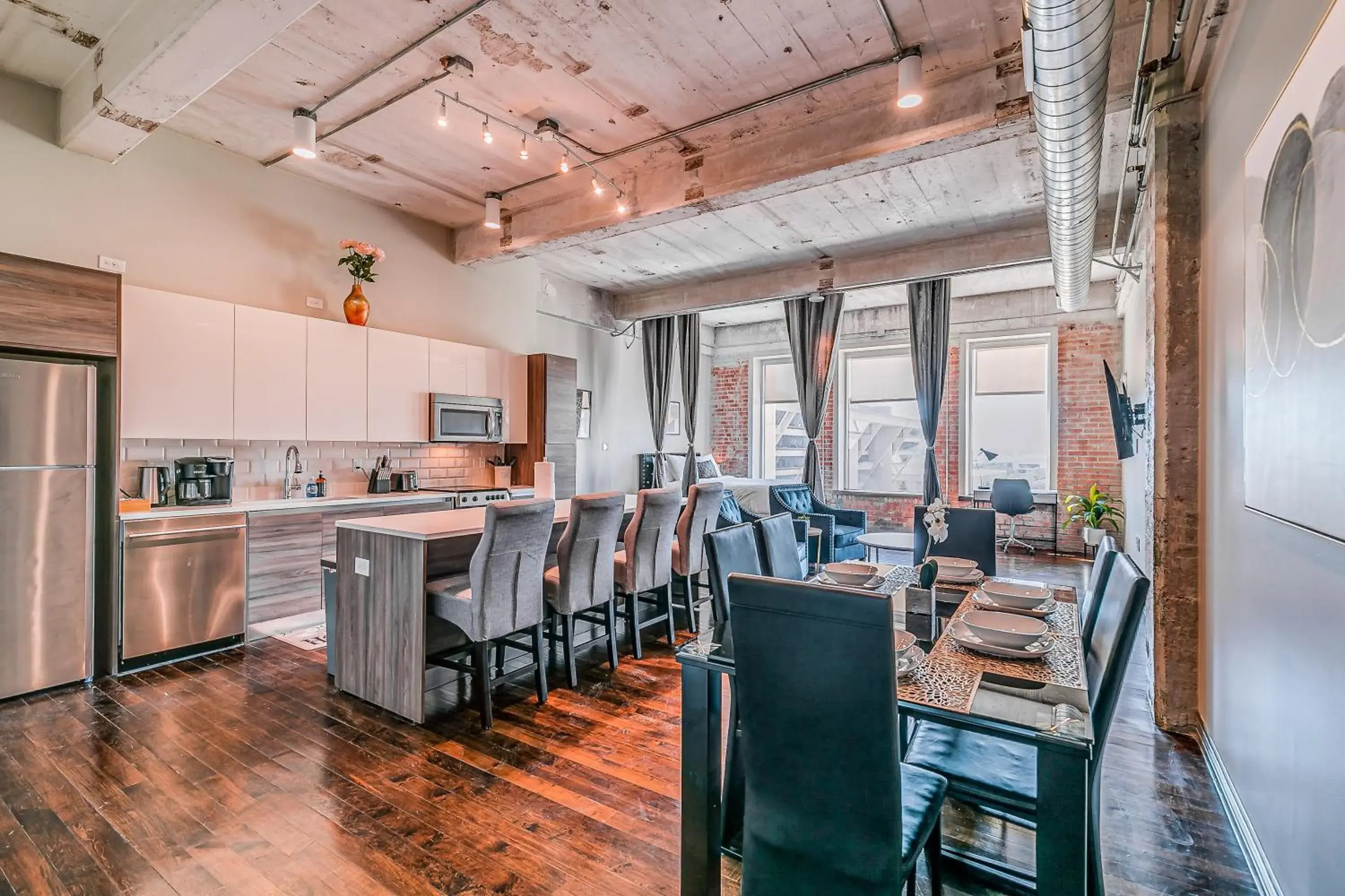 Spacious3BRLoft|Pool+Views+Desk+Valet in Luxury Downtown Dallas Stay by Amyfinehouse Spacious3BRLoft|Pool+Views+Desk+Valet in Luxury Downtown Dallas Stay by Amyfinehouse