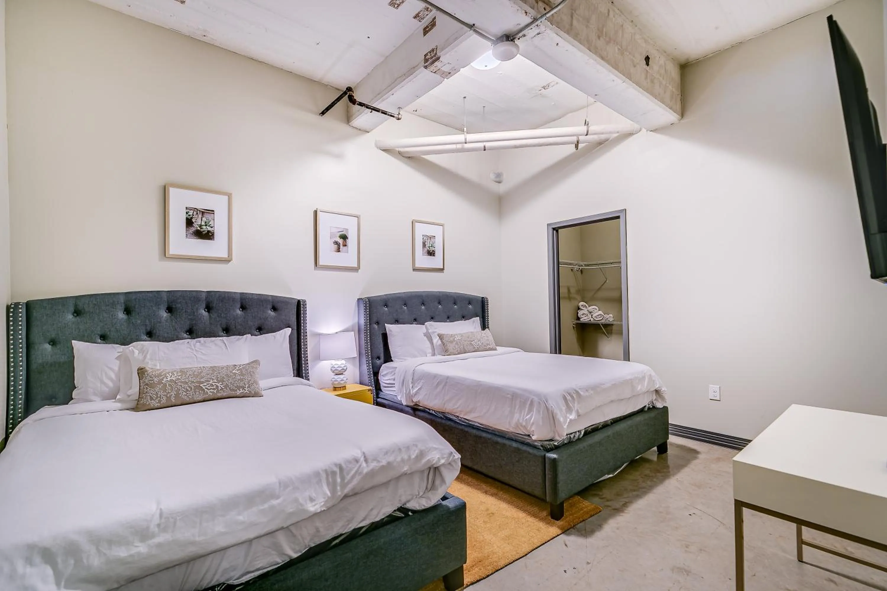 Bed in Luxury Downtown Dallas Stay by Amyfinehouse