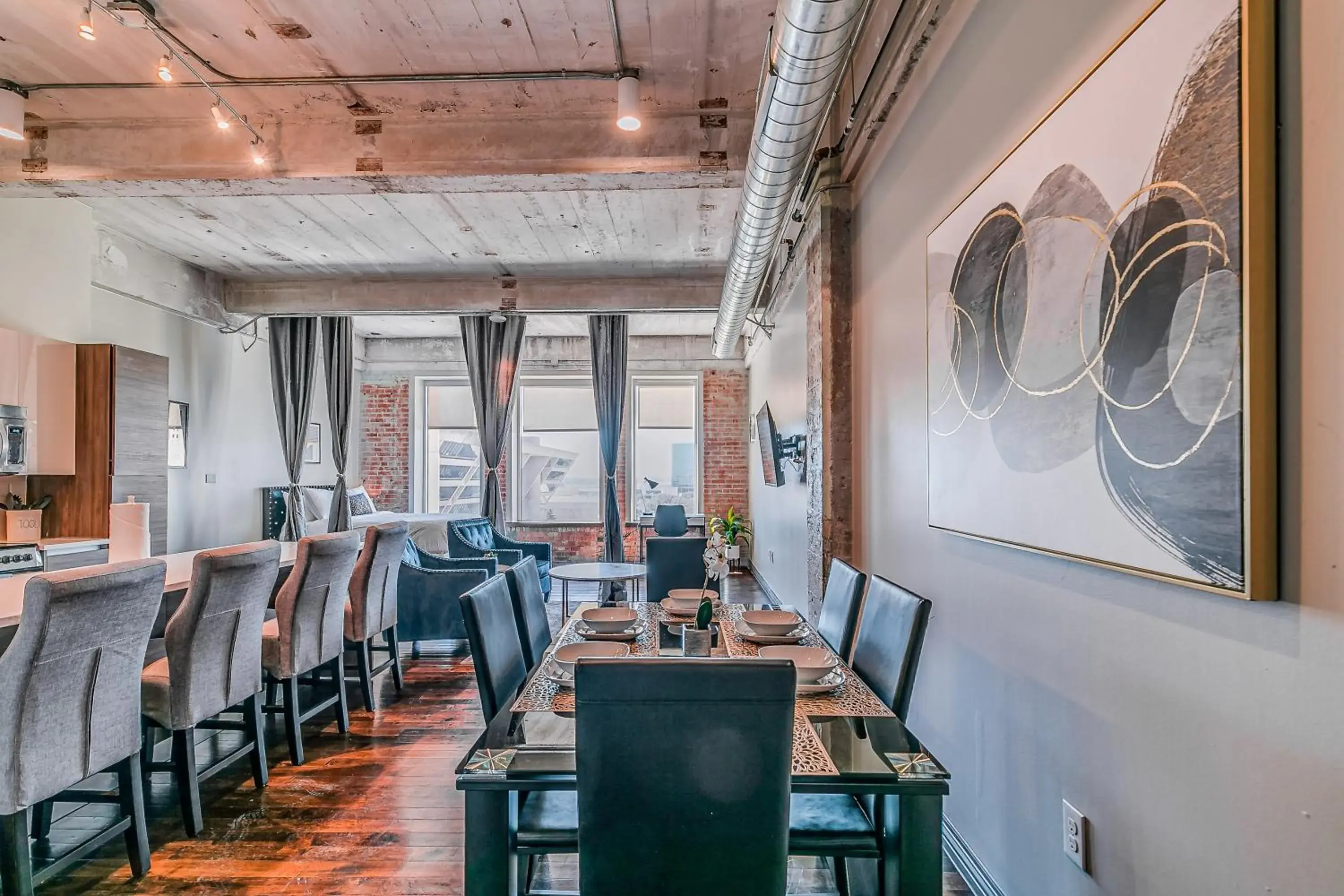 Luxe 3BR Loft |Pool+Views+Desk+Valet in Luxury Downtown Dallas Stay by Amyfinehouse Luxe 3BR Loft |Pool+Views+Desk+Valet in Luxury Downtown Dallas Stay by Amyfinehouse