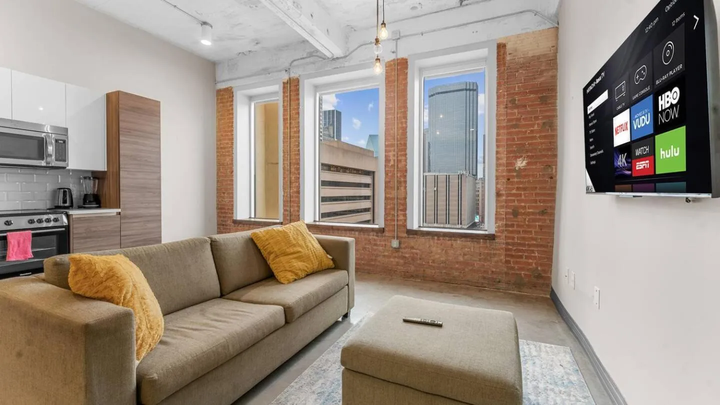 Living room in Luxury Downtown Dallas Stay by Amyfinehouse