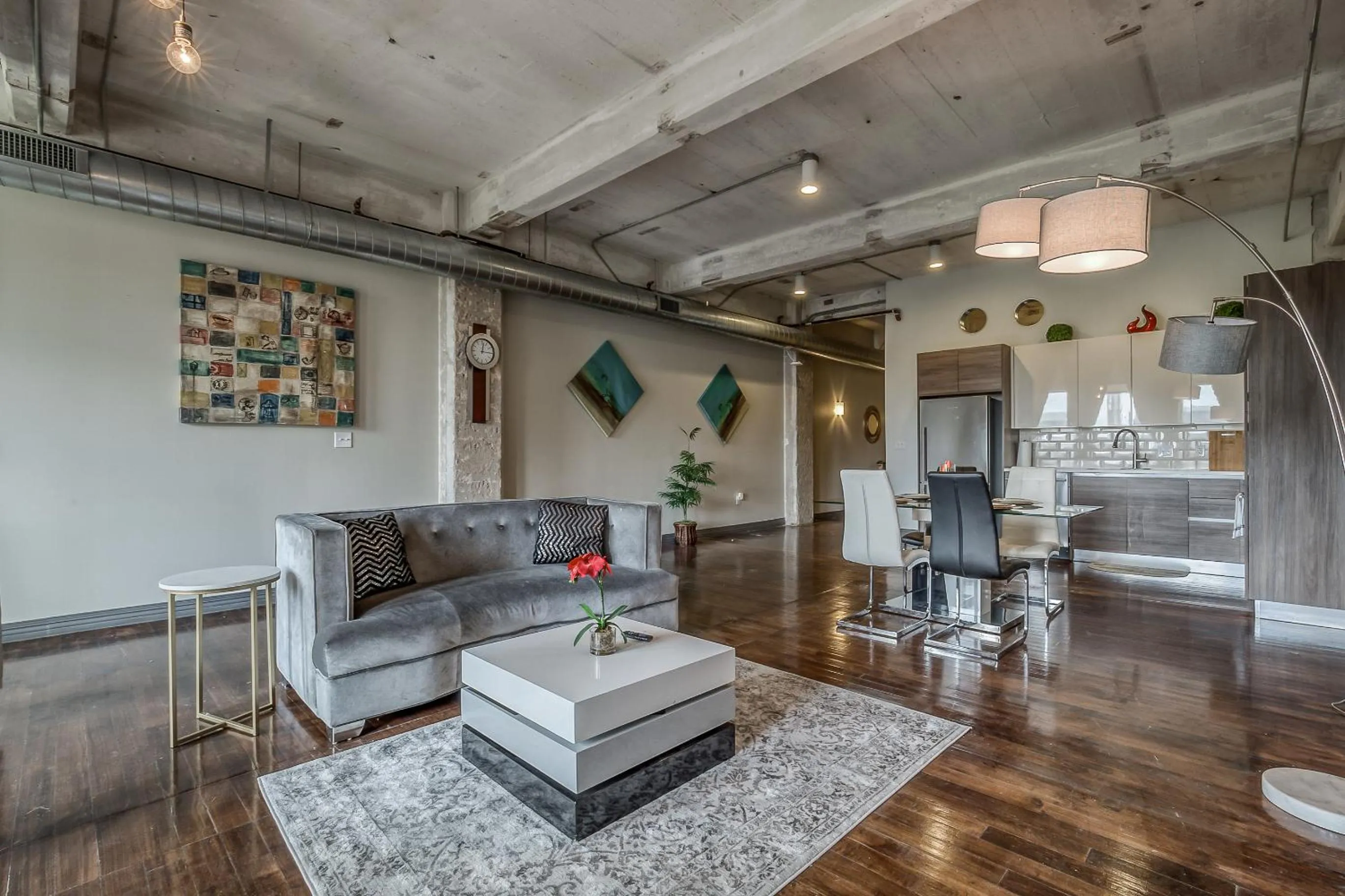 Living room in Luxury Downtown Dallas Stay by Amyfinehouse