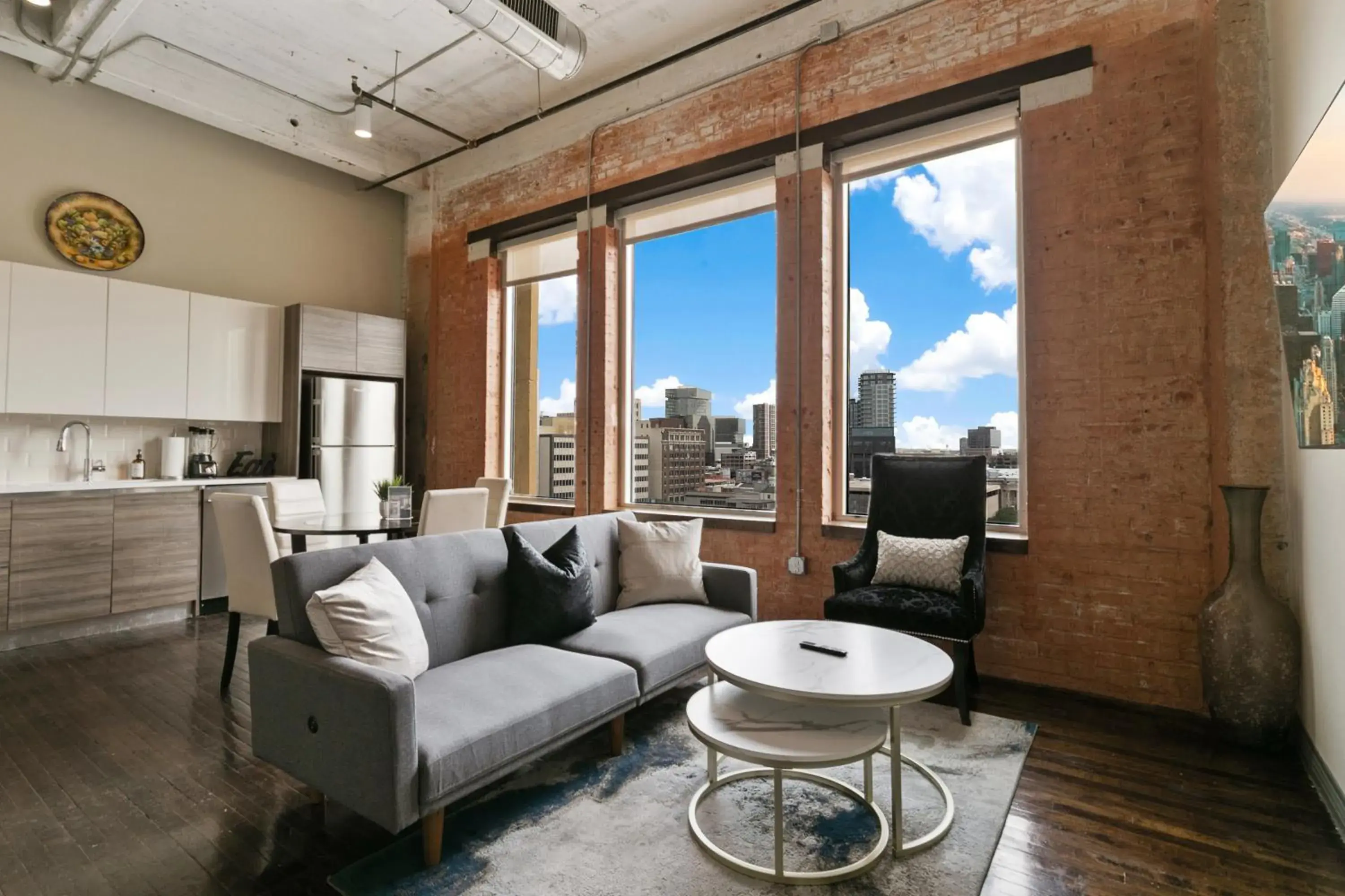 Industrial-Chic 2BR Apt |Pool+Views in Luxury Downtown Dallas Stay by Amyfinehouse Industrial-Chic 2BR Apt |Pool+Views in Luxury Downtown Dallas Stay by Amyfinehouse