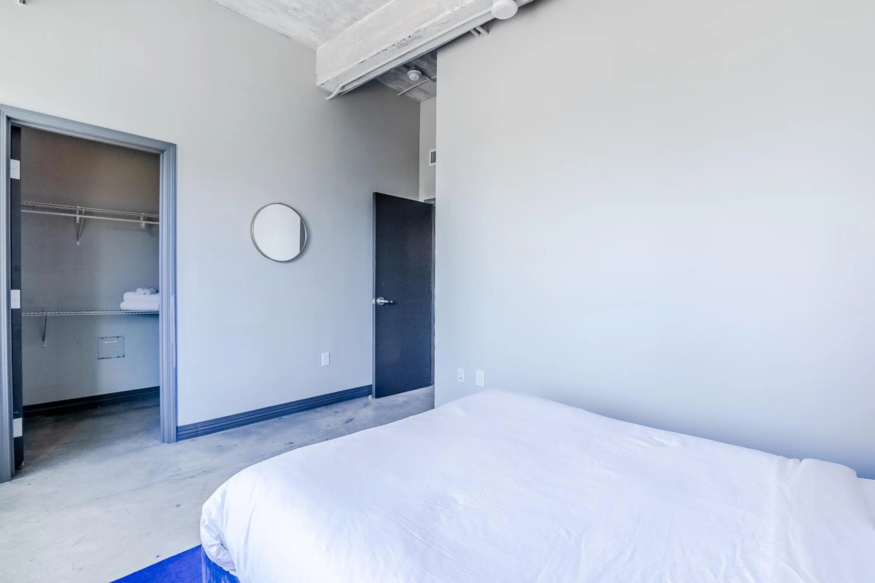 Bed in Luxury Downtown Dallas Stay by Amyfinehouse