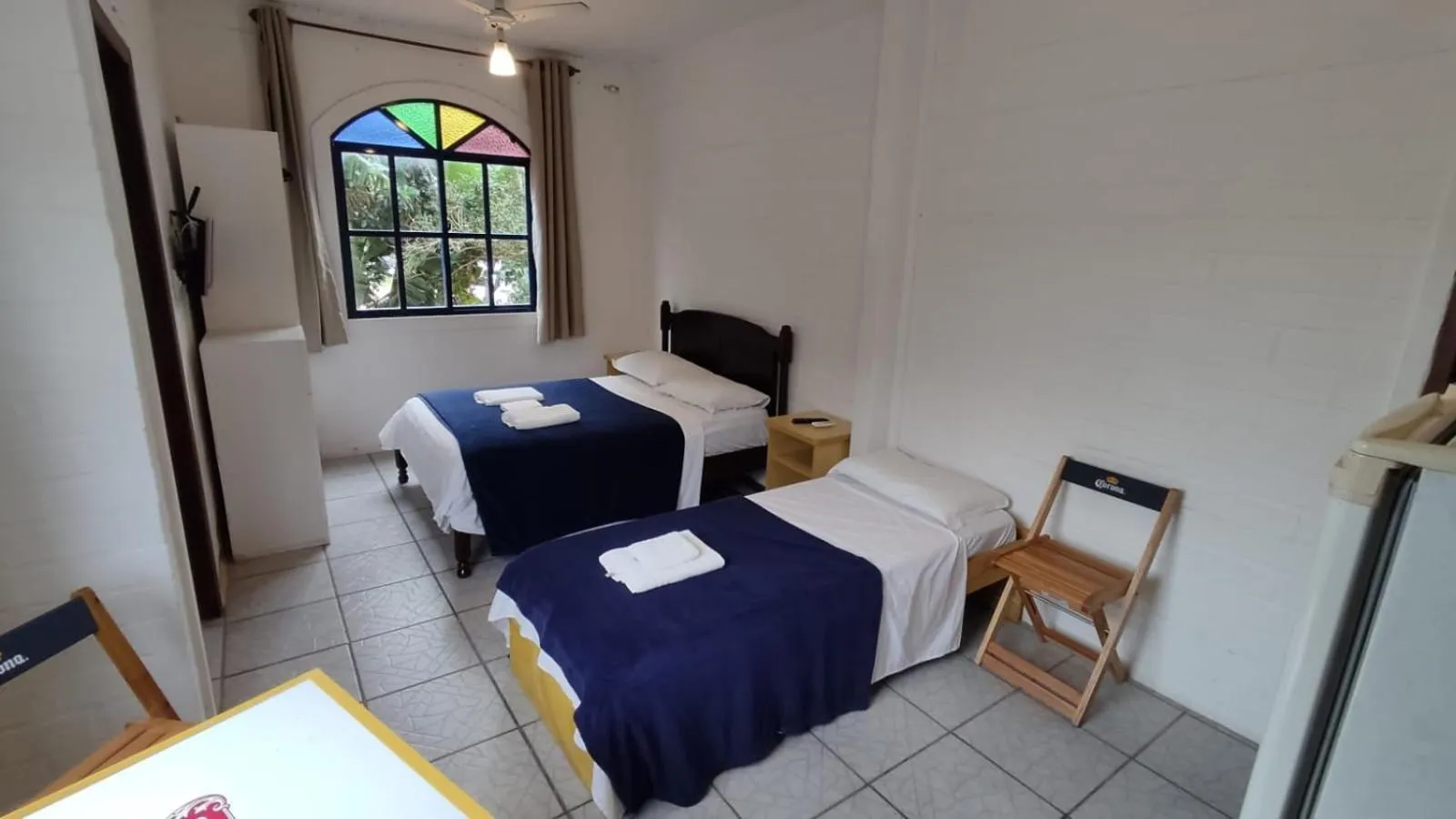 Photo of the whole room, Bed in Pousada Maré de Lua