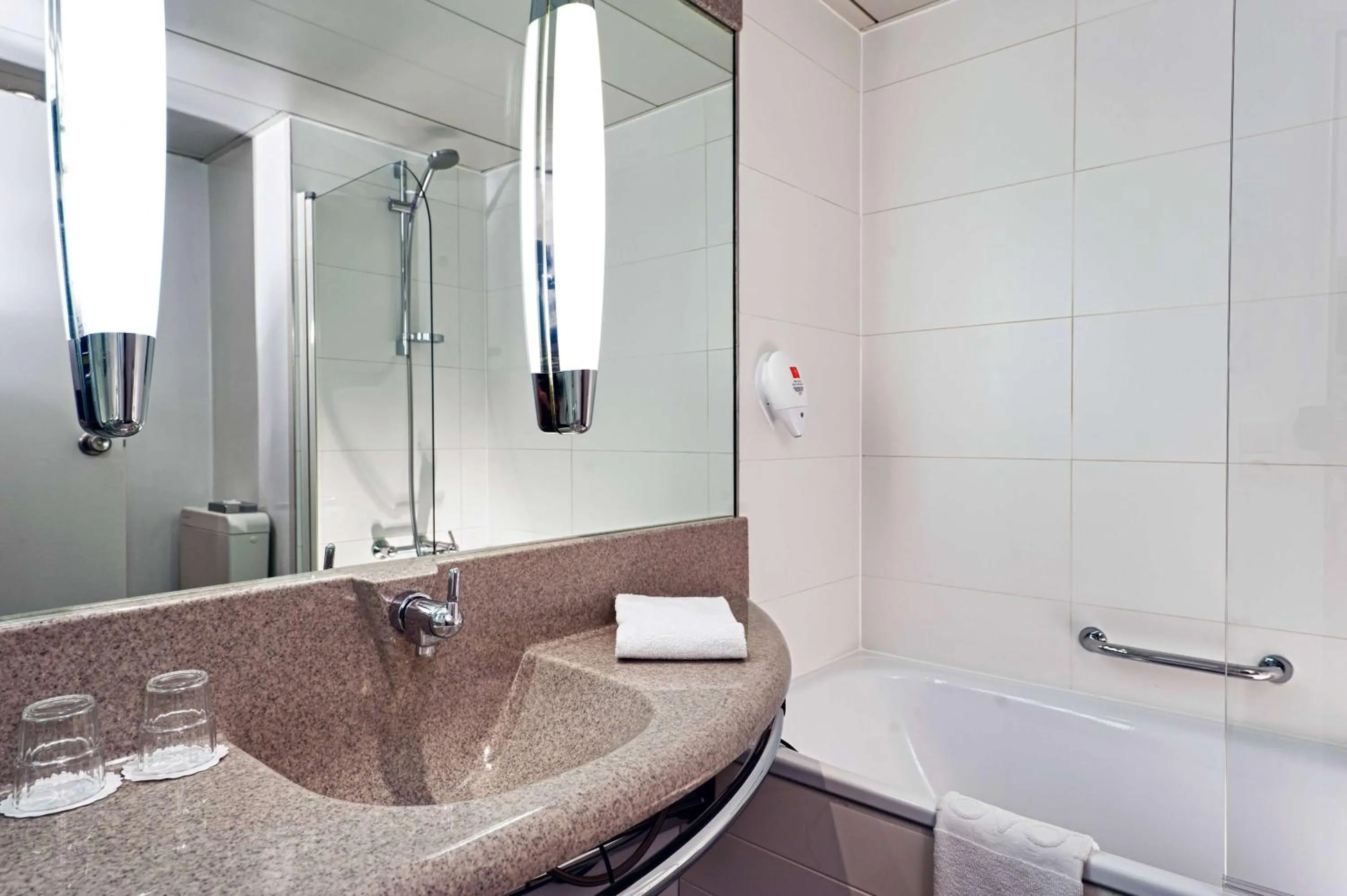 TV and multimedia, Bathroom in Tryp By Wyndham Wuppertal