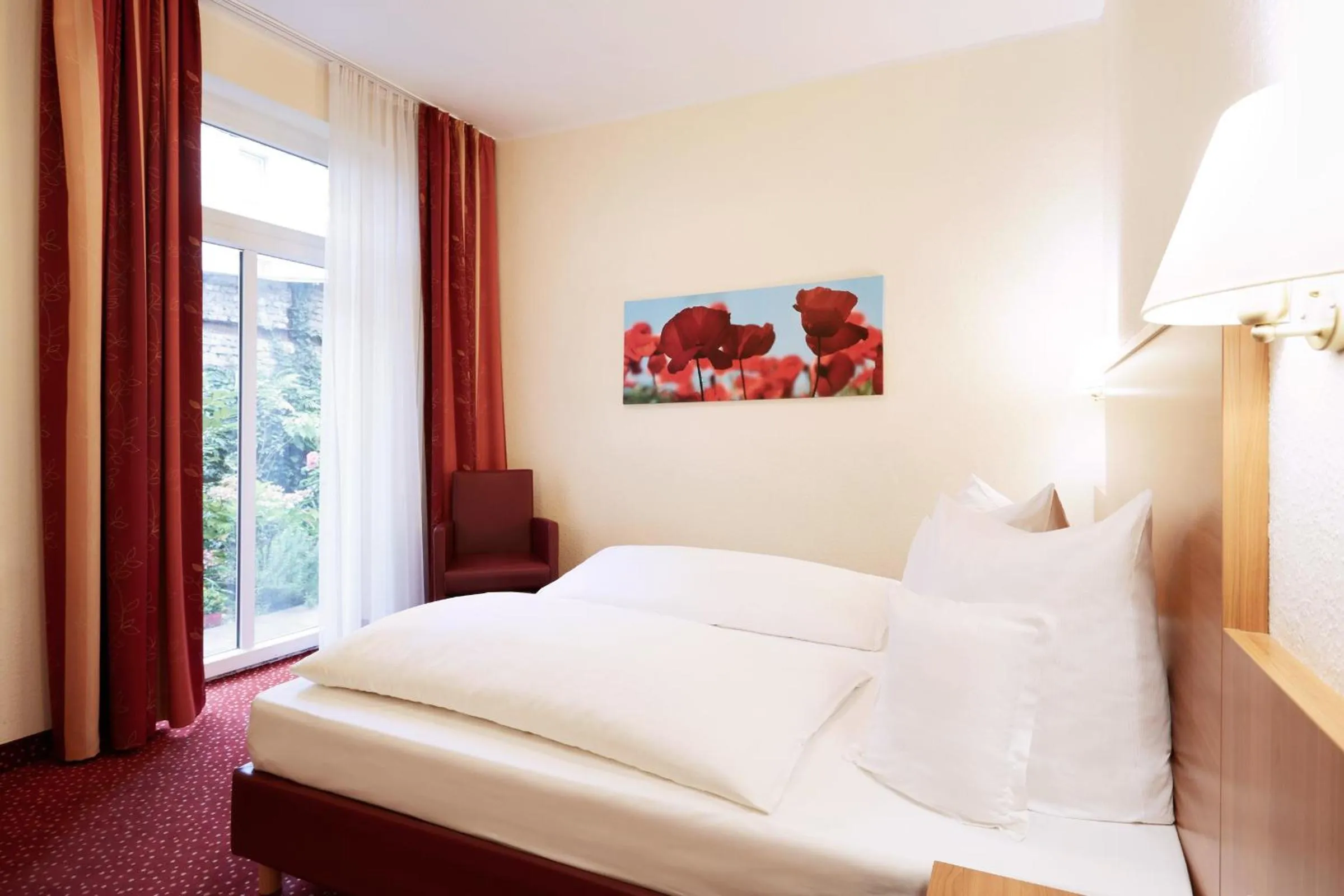 Photo of the whole room, Bed in Doria