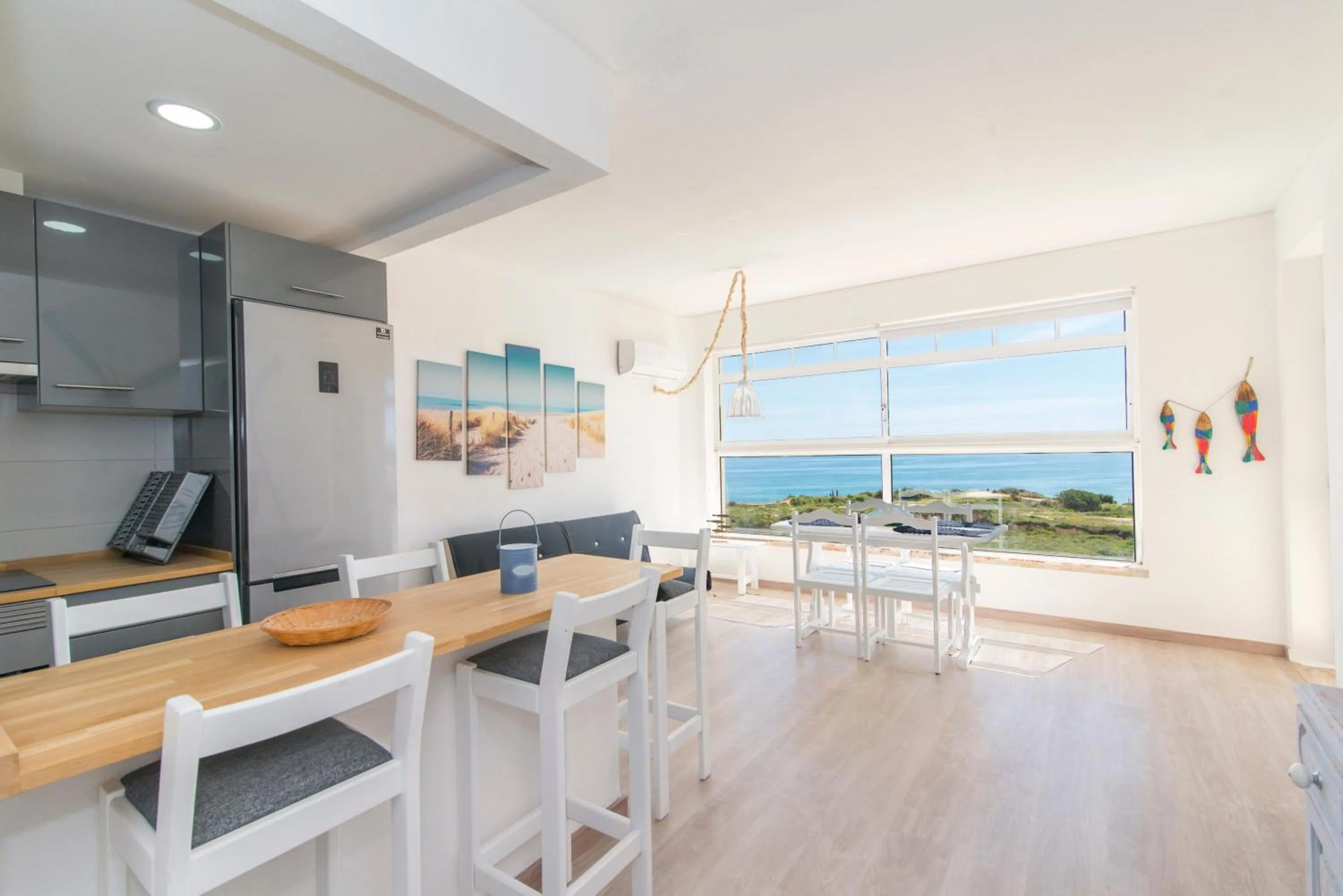 Dining area in Casa dos Peixes
