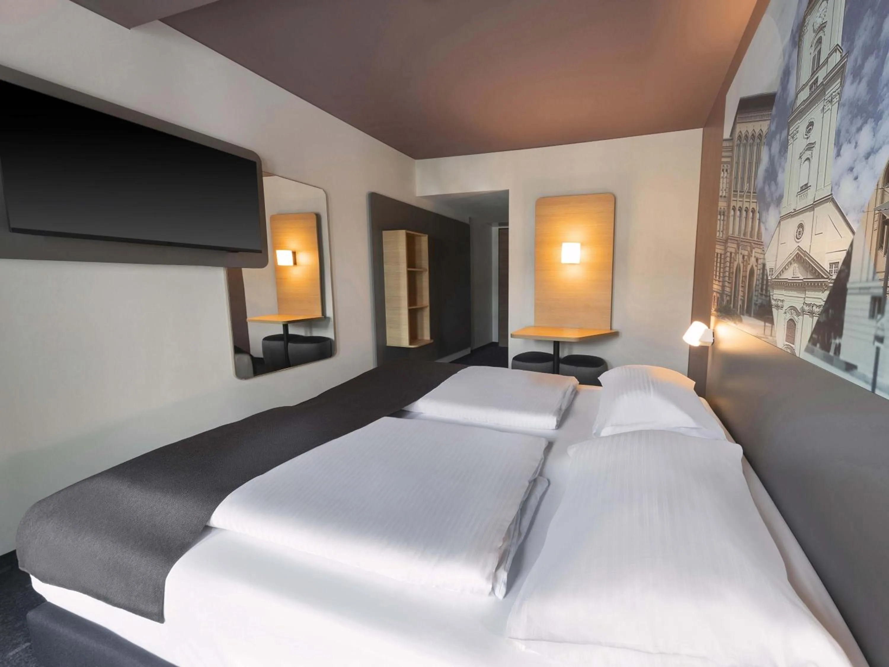 Photo of the whole room, Bed in B&B HOTEL Gera