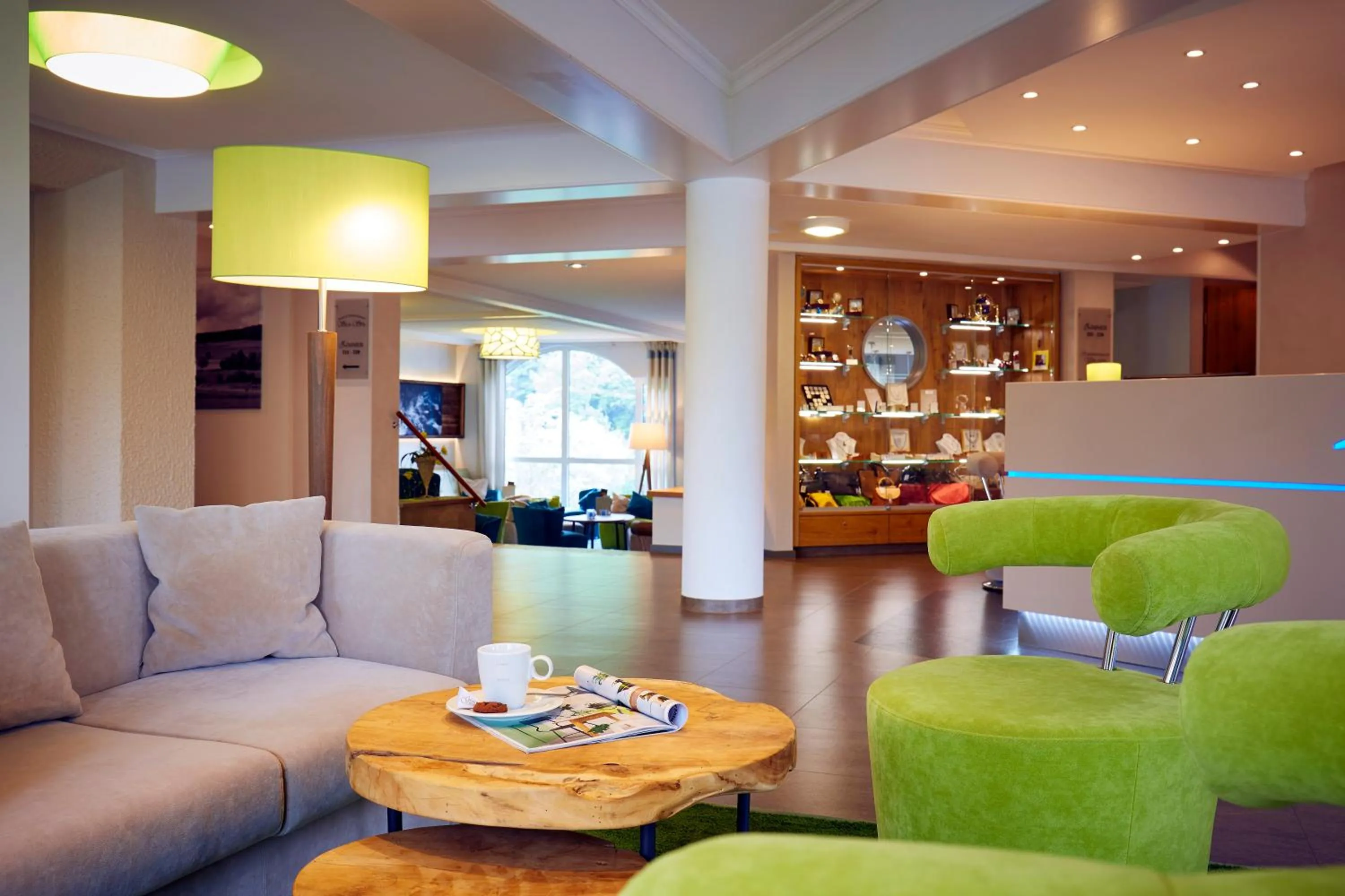 Lobby or reception in Göbel's Seehotel Diemelsee