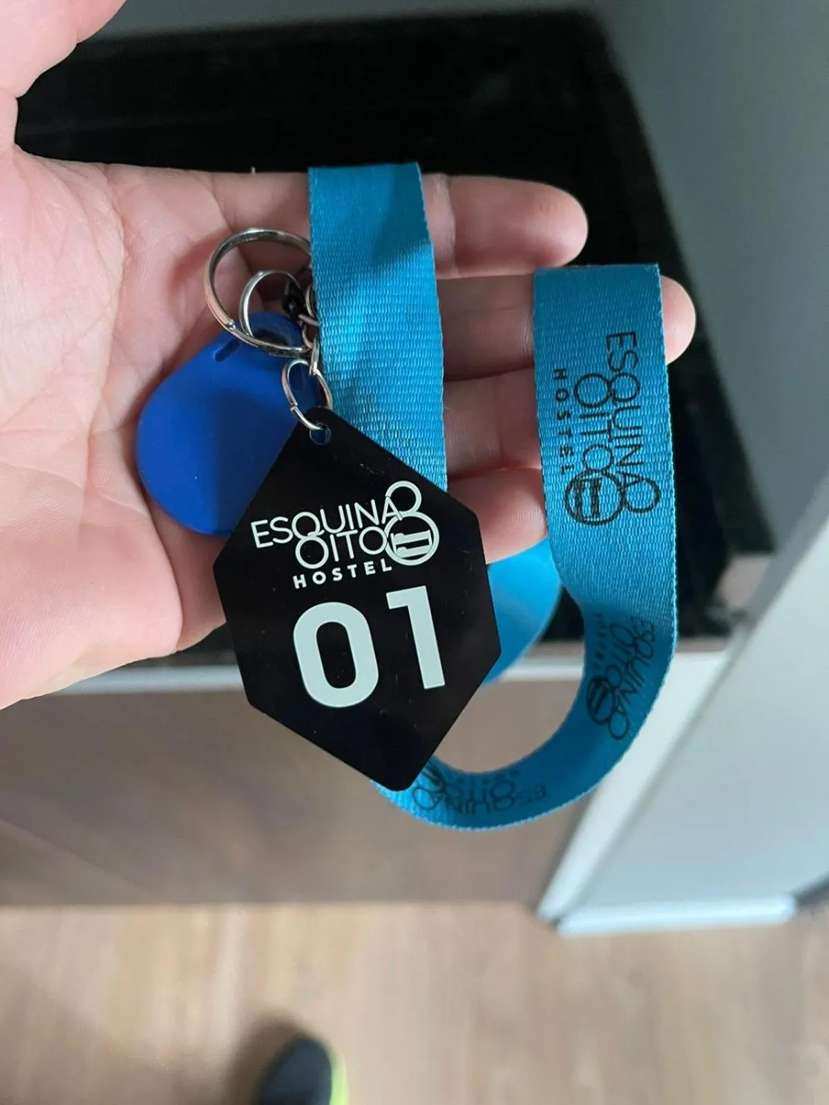 Property logo or sign in Esquina 8 Suítes Confort & Hostel