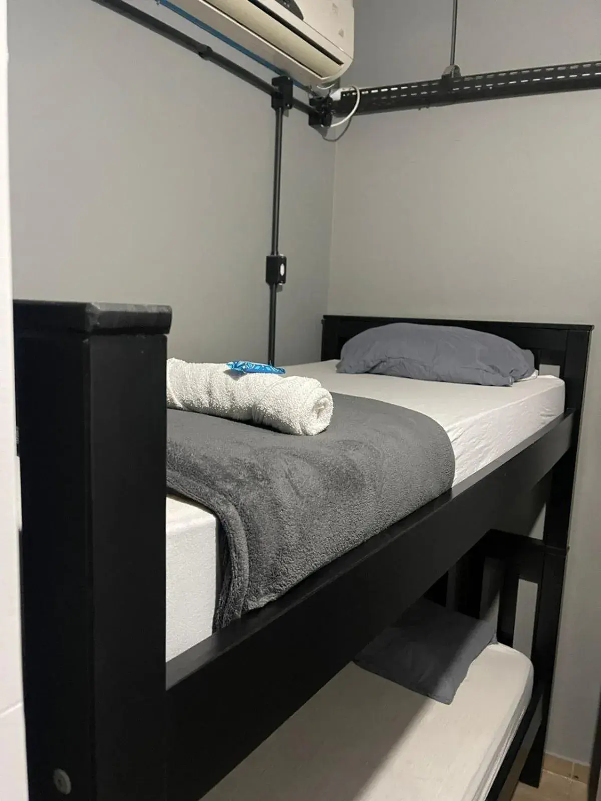 Twin Room with Shared Toilet - single occupancy in Esquina 8 Suítes Confort & Hostel Twin Room with Shared Toilet - single occupancy in Esquina 8 Suítes Confort & Hostel