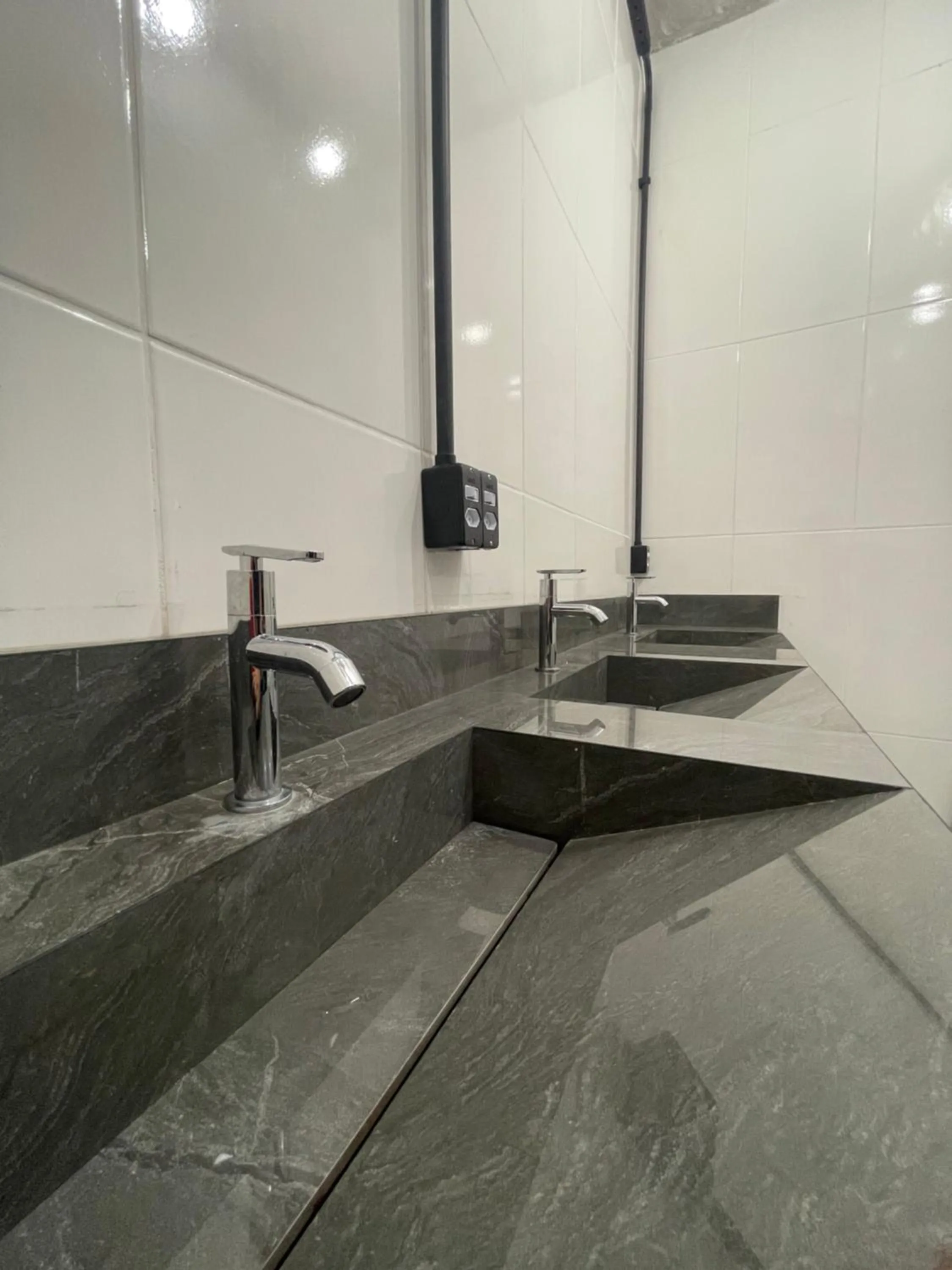 Bathroom in Esquina 8 Suítes Confort & Hostel