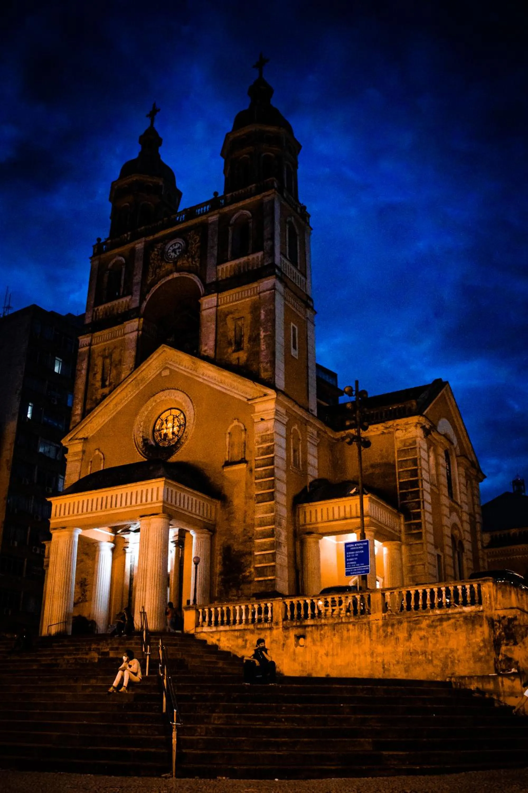 Night in Esquina 8 Suítes Confort & Hostel