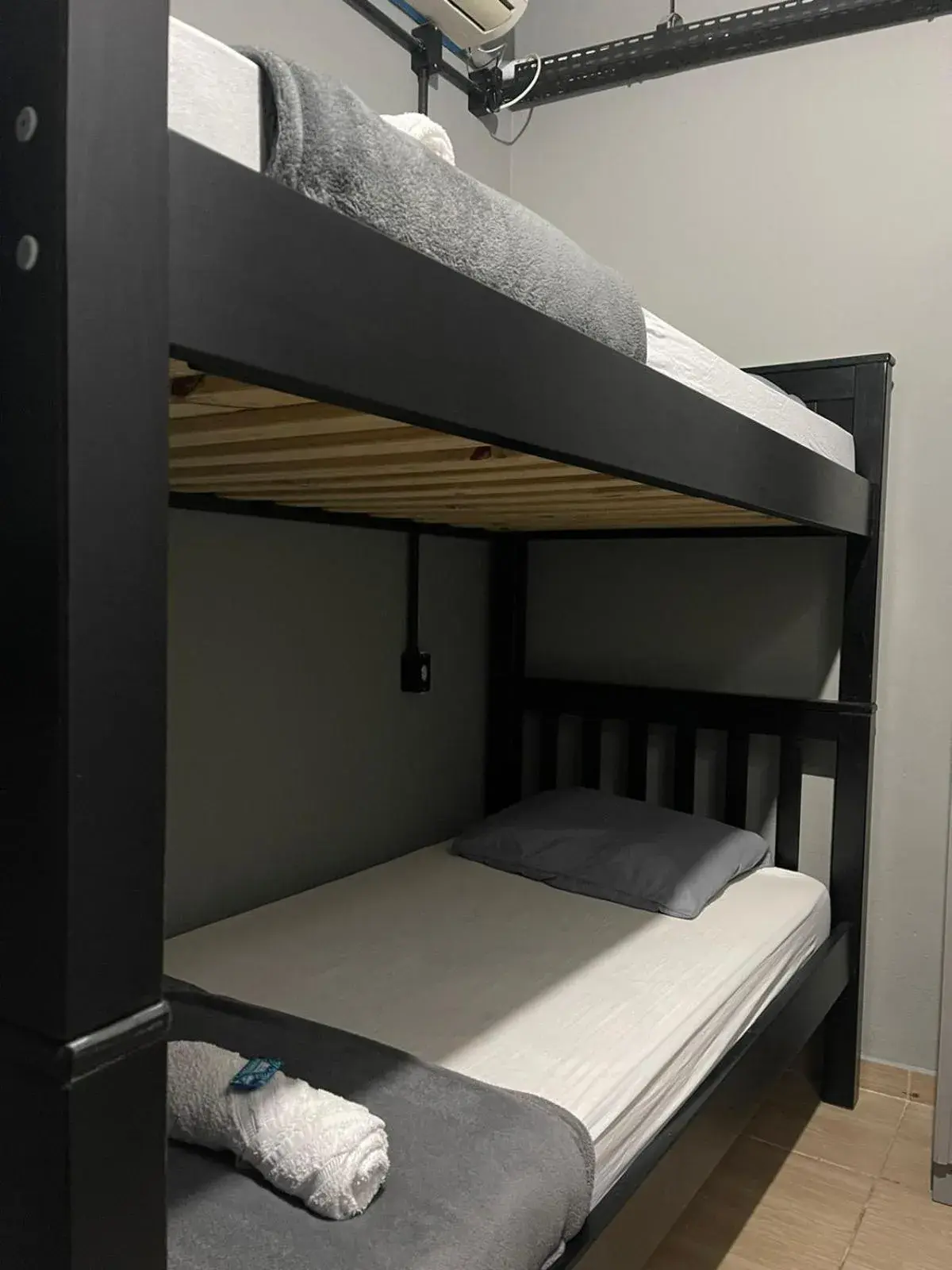 Twin Room with Shared Toilet - single occupancy in Esquina 8 Suítes Confort & Hostel Twin Room with Shared Toilet - single occupancy in Esquina 8 Suítes Confort & Hostel