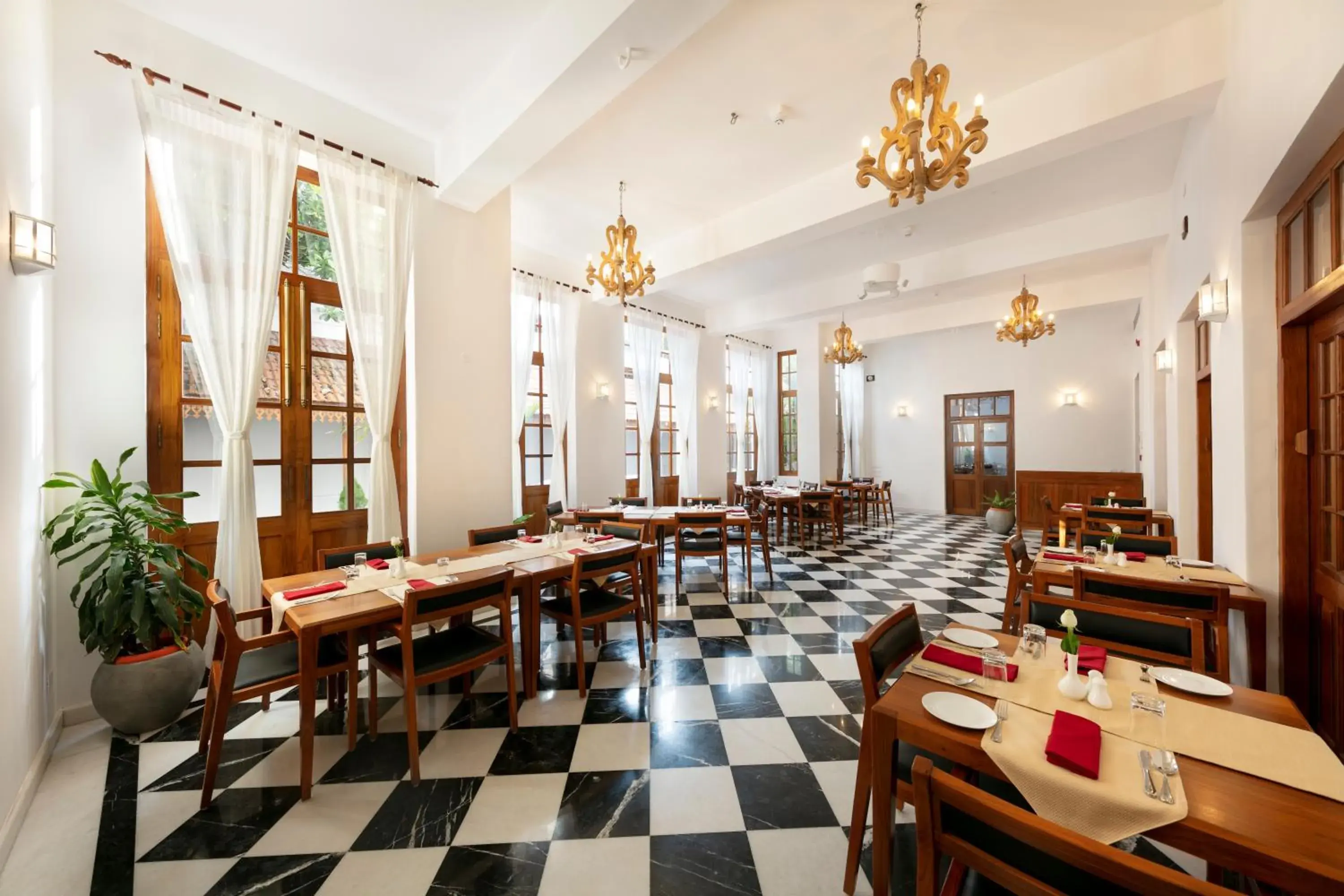 Restaurant/places to eat in Grand Hotel D'Europe Restaurant/places to eat in Grand Hotel D'Europe