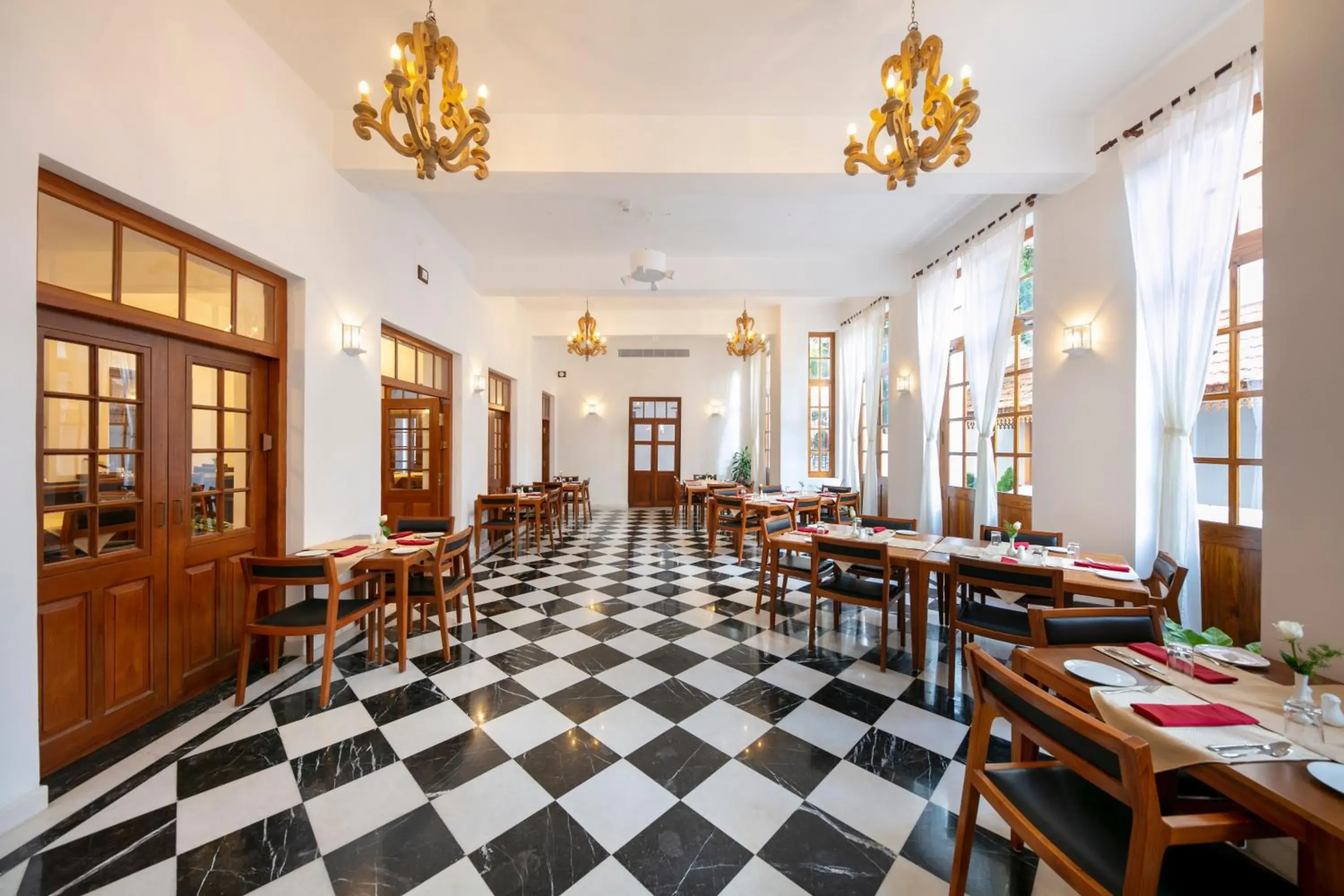 Restaurant/places to eat in Grand Hotel D'Europe Restaurant/places to eat in Grand Hotel D'Europe