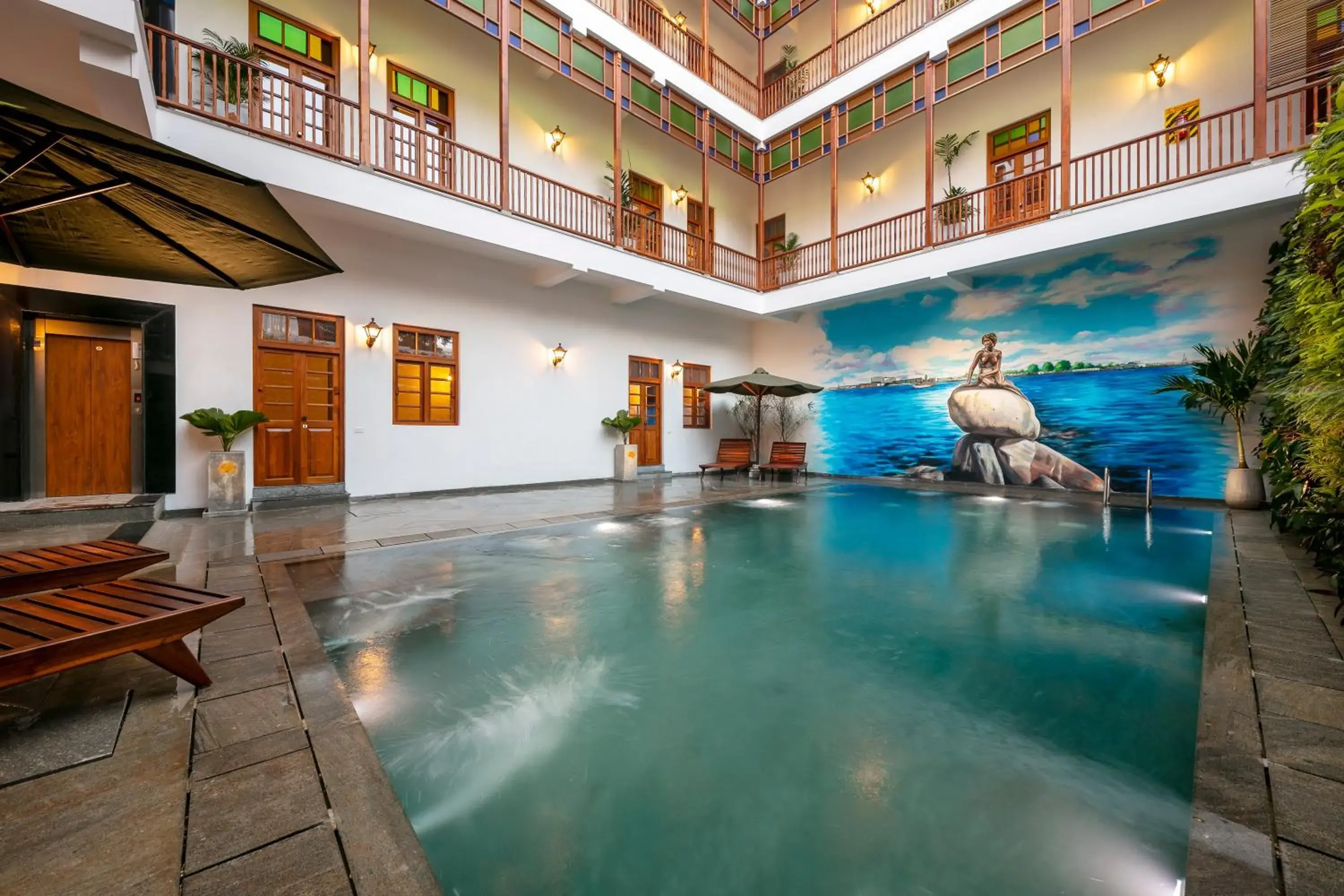 Swimming pool in Grand Hotel D'Europe Swimming pool in Grand Hotel D'Europe