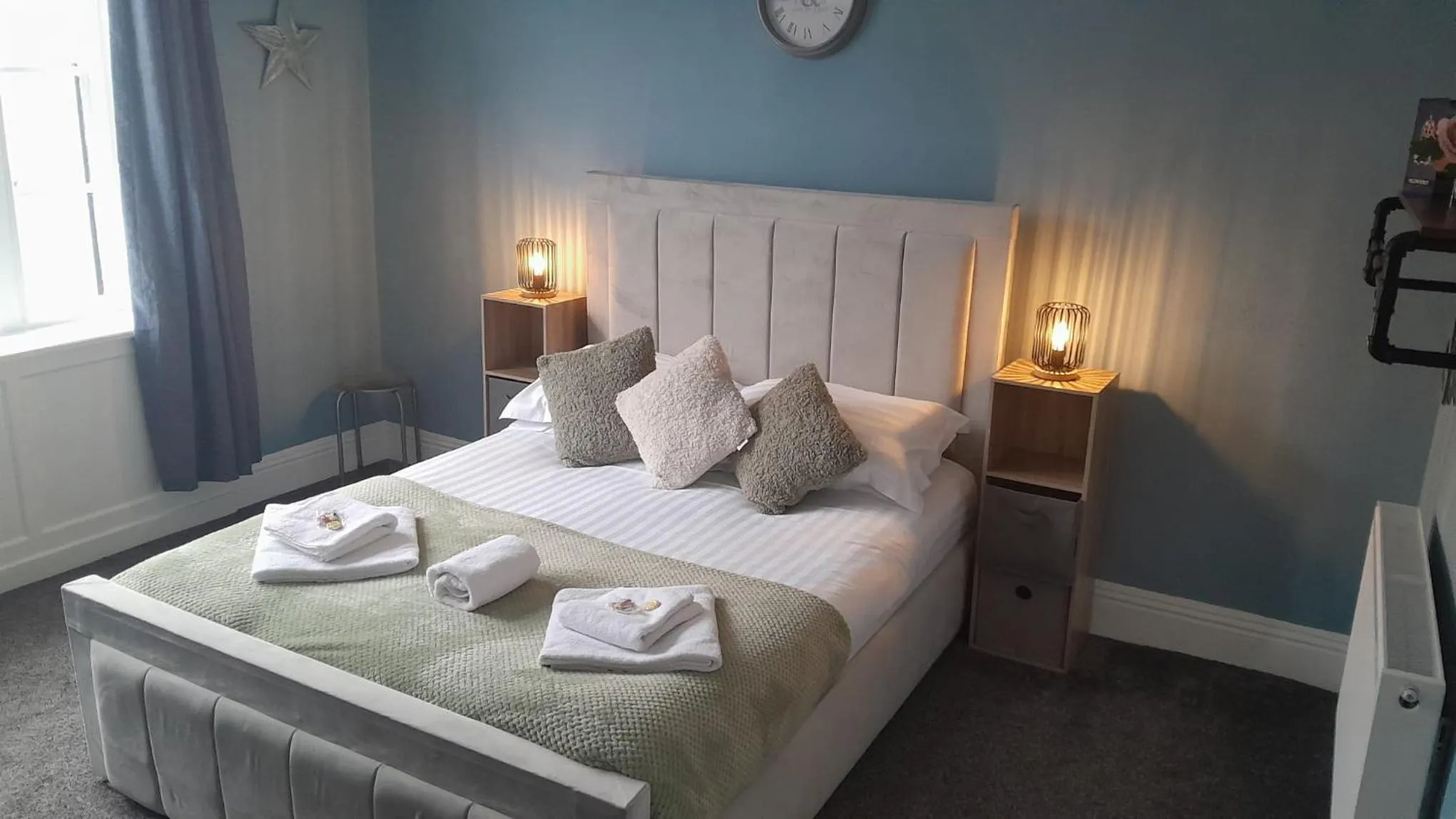 Bedroom, Bed in The City Hotel