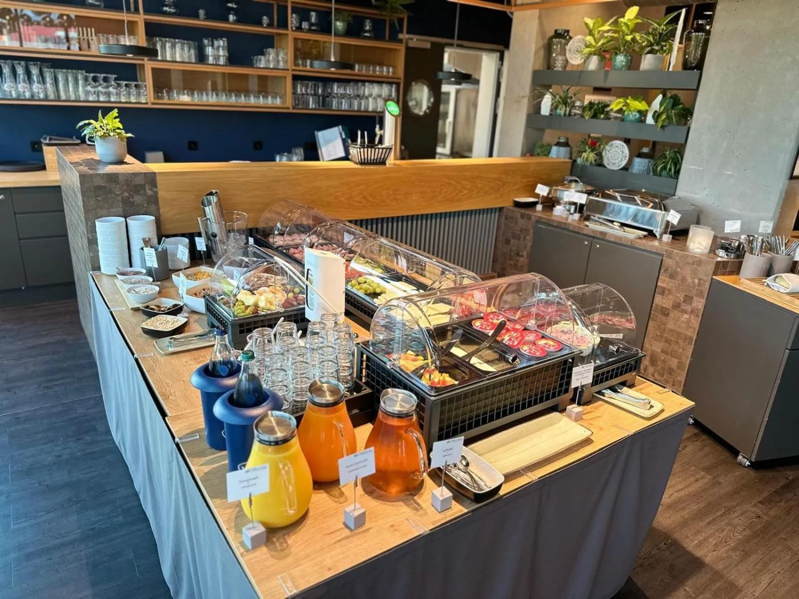 Breakfast in AKZENT Hotel DÉJANIL