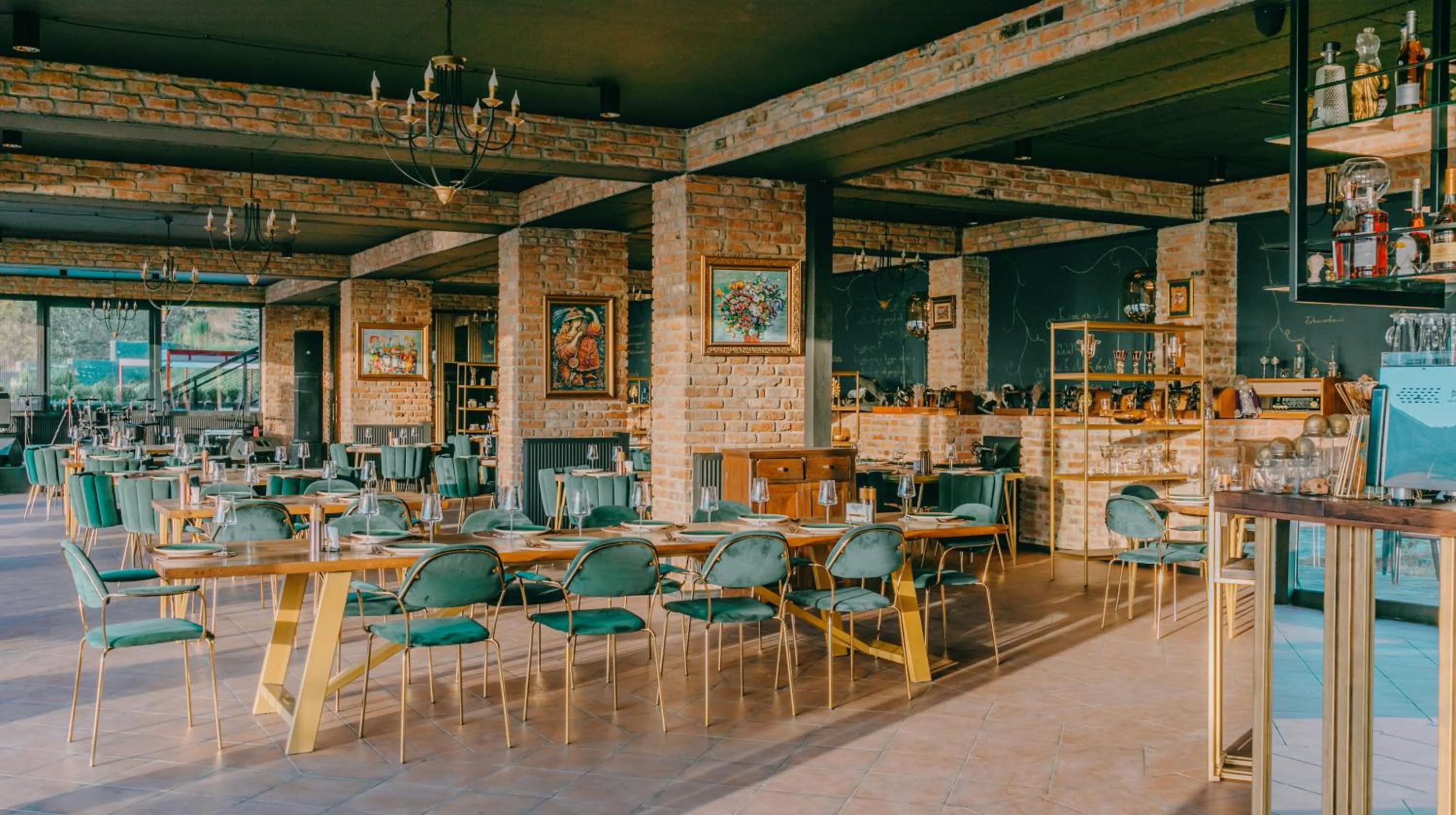 Restaurant/places to eat in Mtserlebi Resort