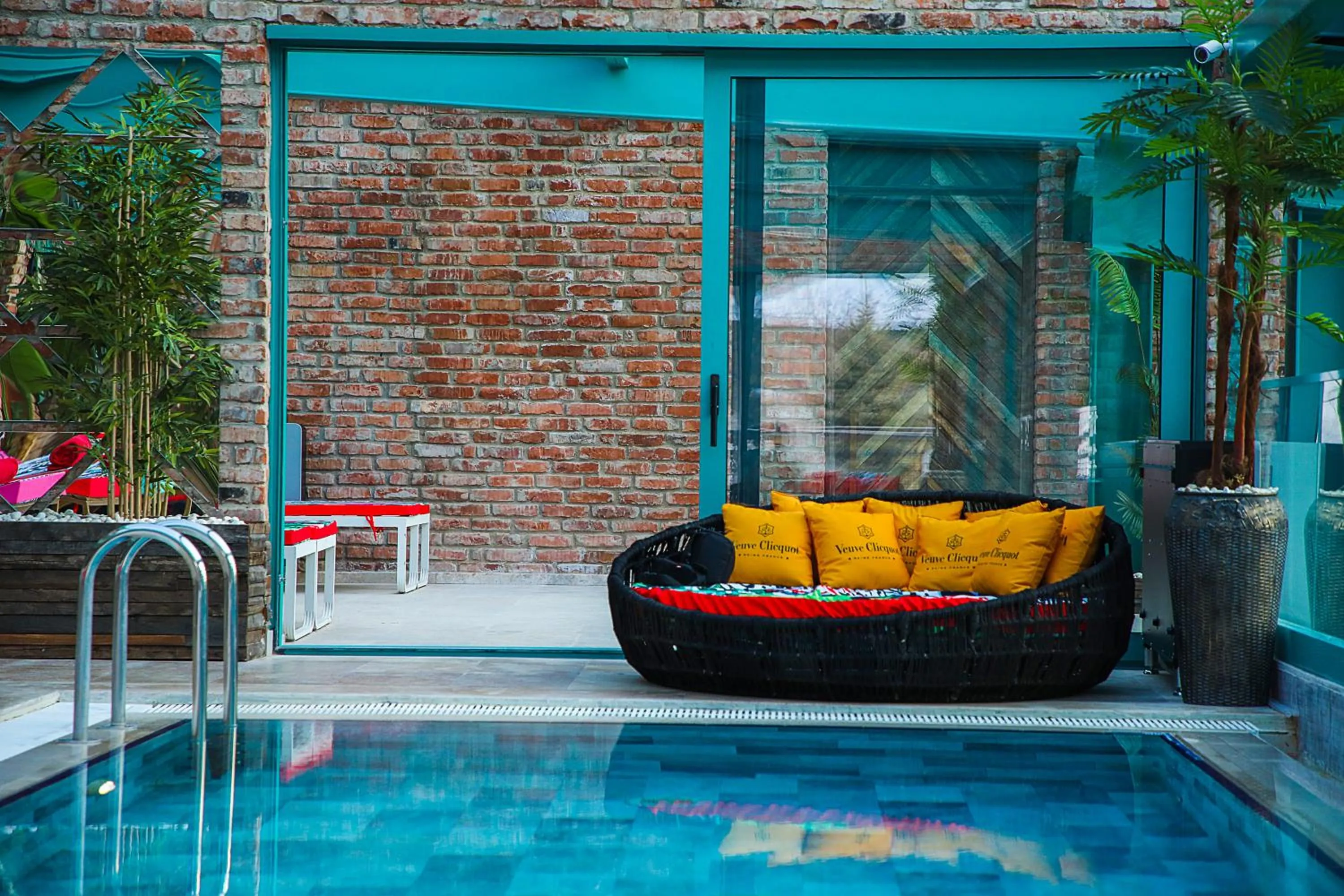 Swimming pool in Mtserlebi Resort