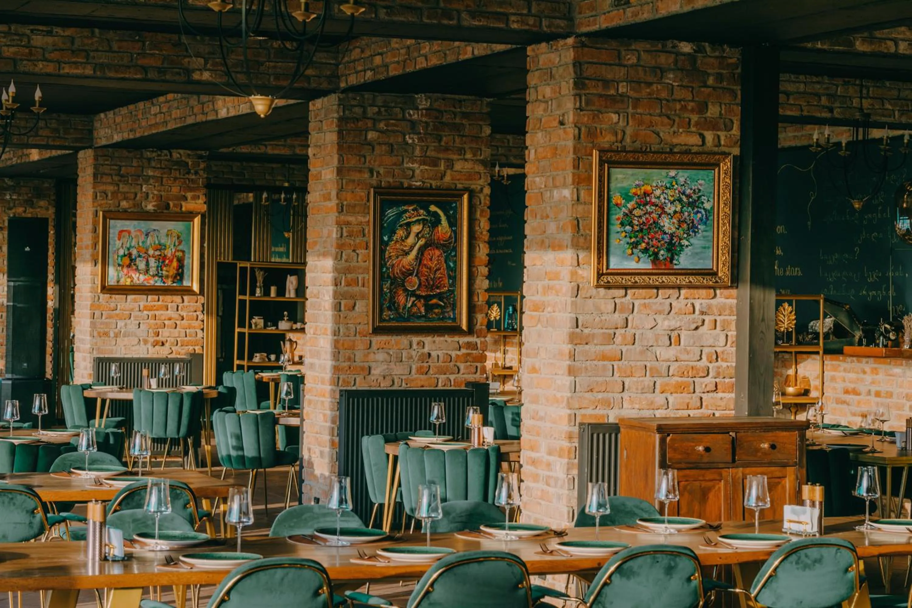 Restaurant/places to eat in Mtserlebi Resort