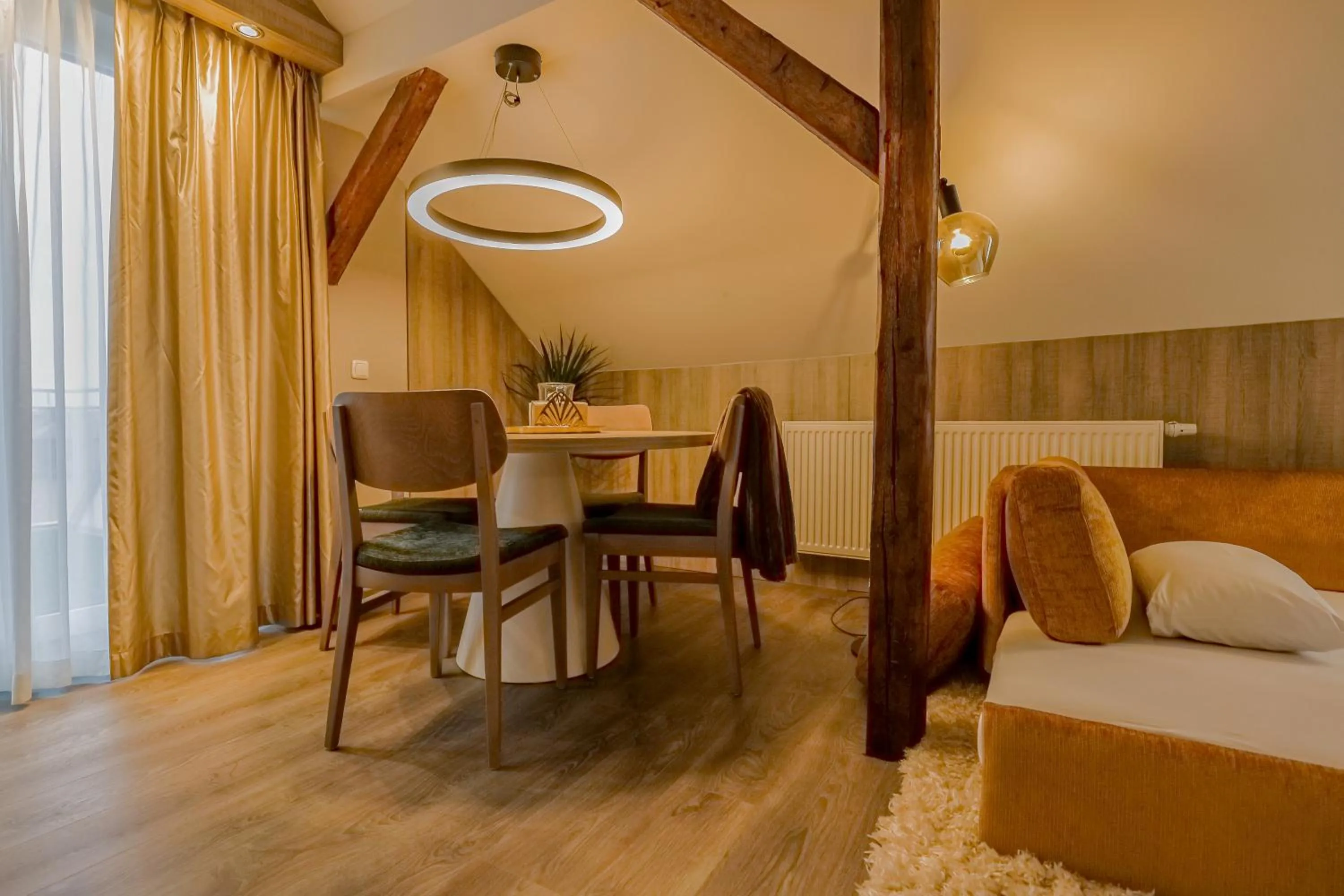 Photo of the whole room, Bed in Liebig-Hotel