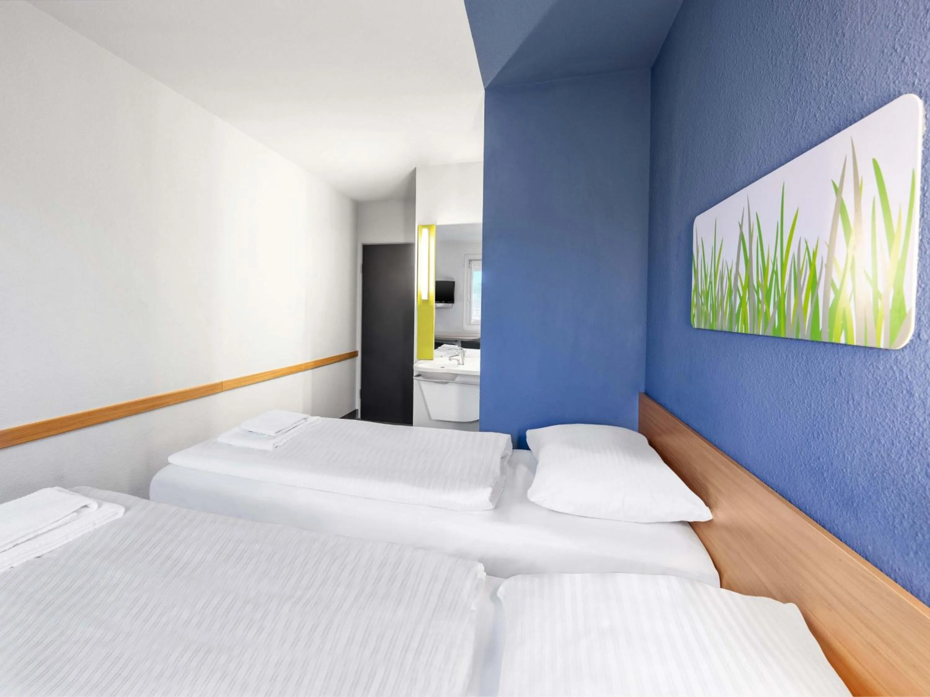 Bed in B&B HOTEL Gießen-Linden