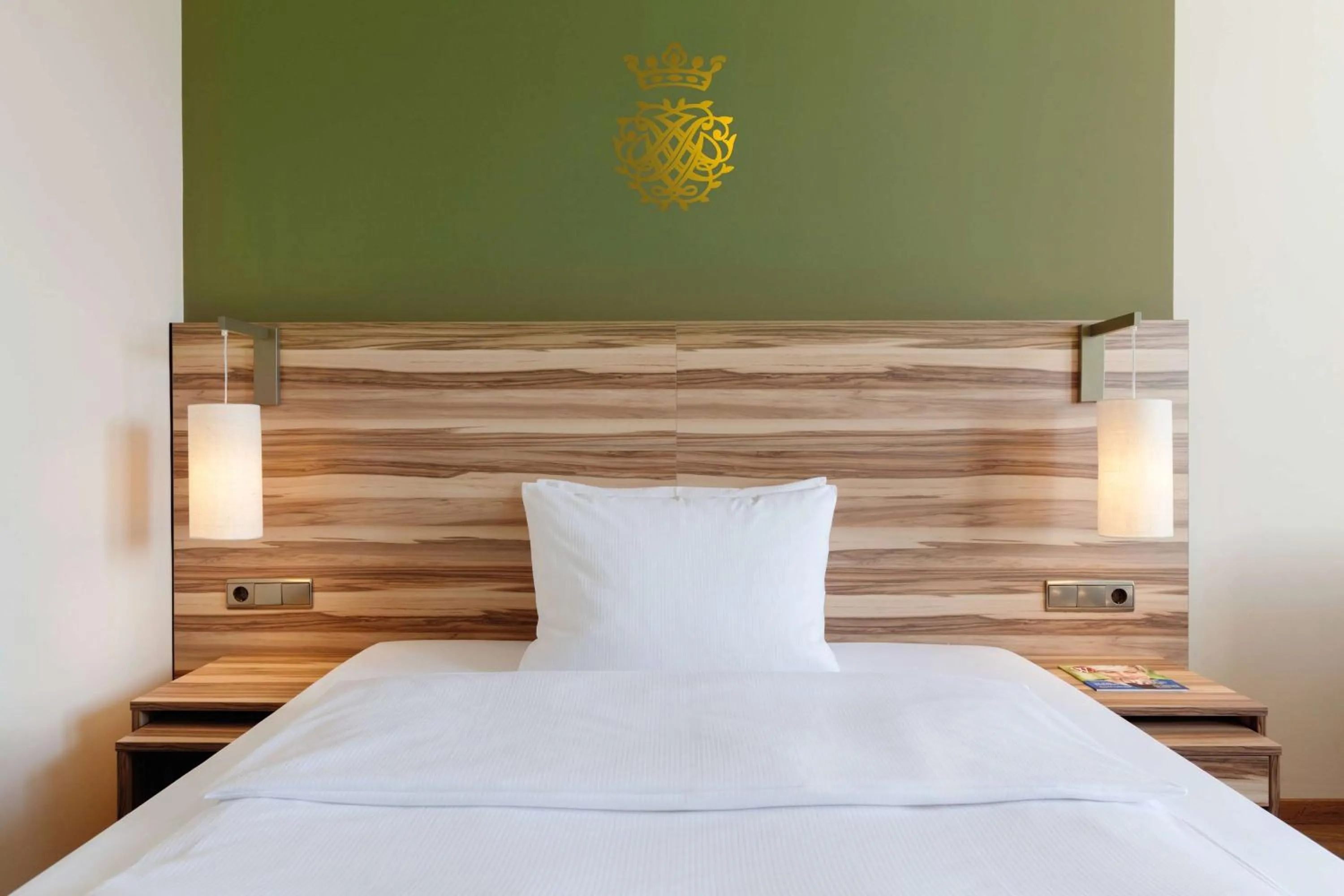 Photo of the whole room, Bed in Vienna House by Wyndham Thüringer Hof Eisenach