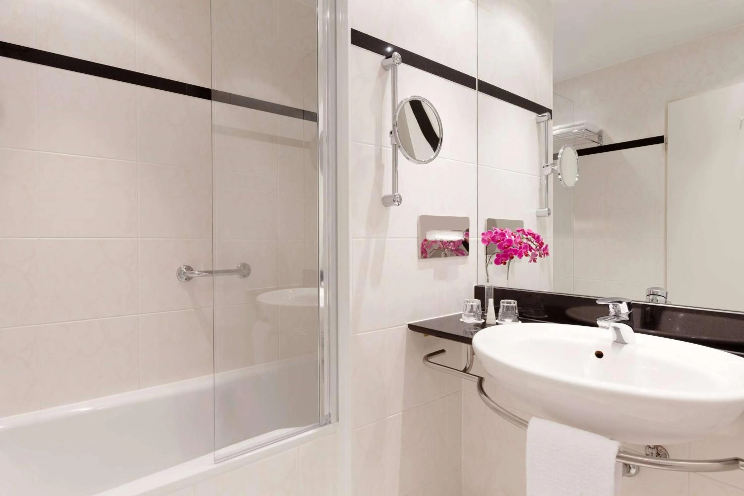 Bathroom in Vienna House by Wyndham Thüringer Hof Eisenach