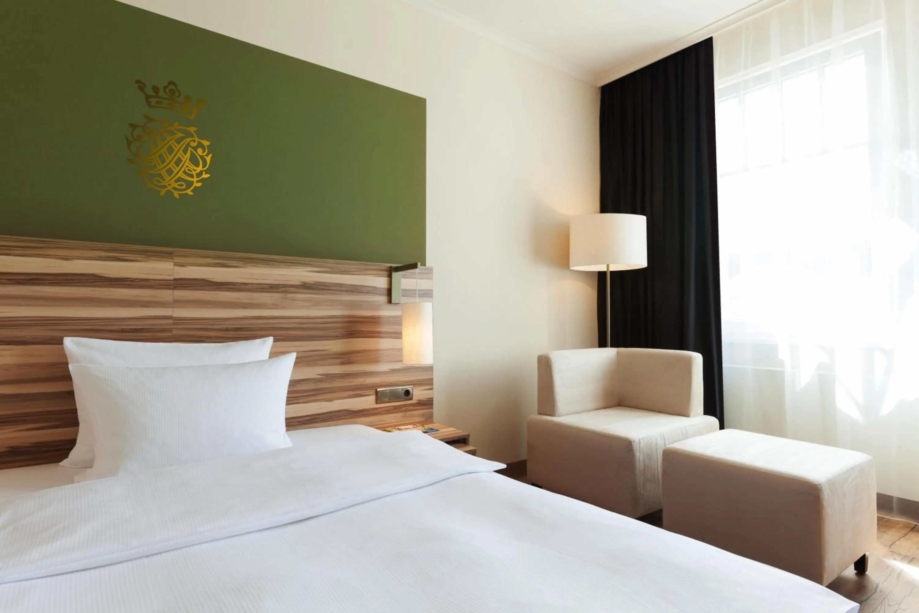 Photo of the whole room, Bed in Vienna House by Wyndham Thüringer Hof Eisenach